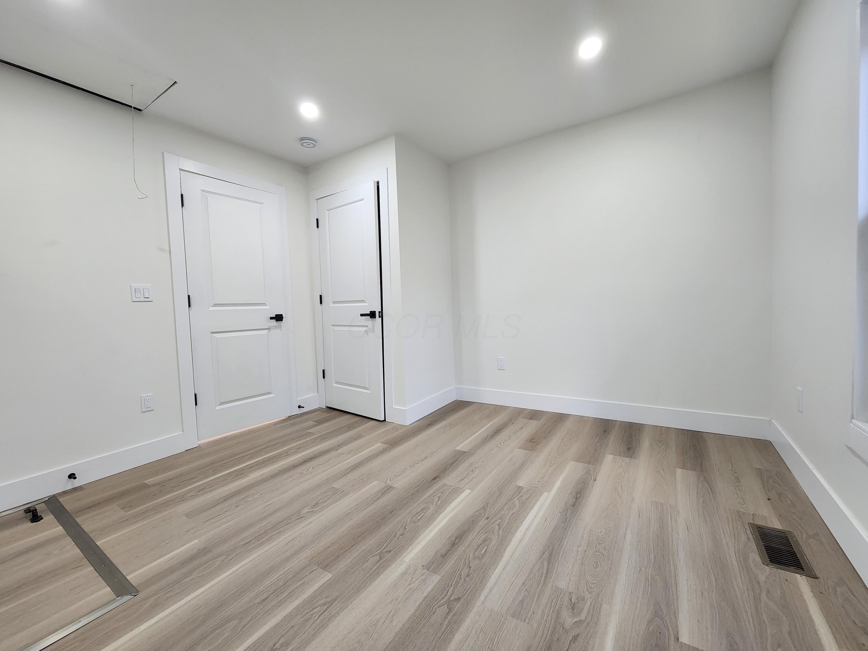 458 W Kanawha Avenue