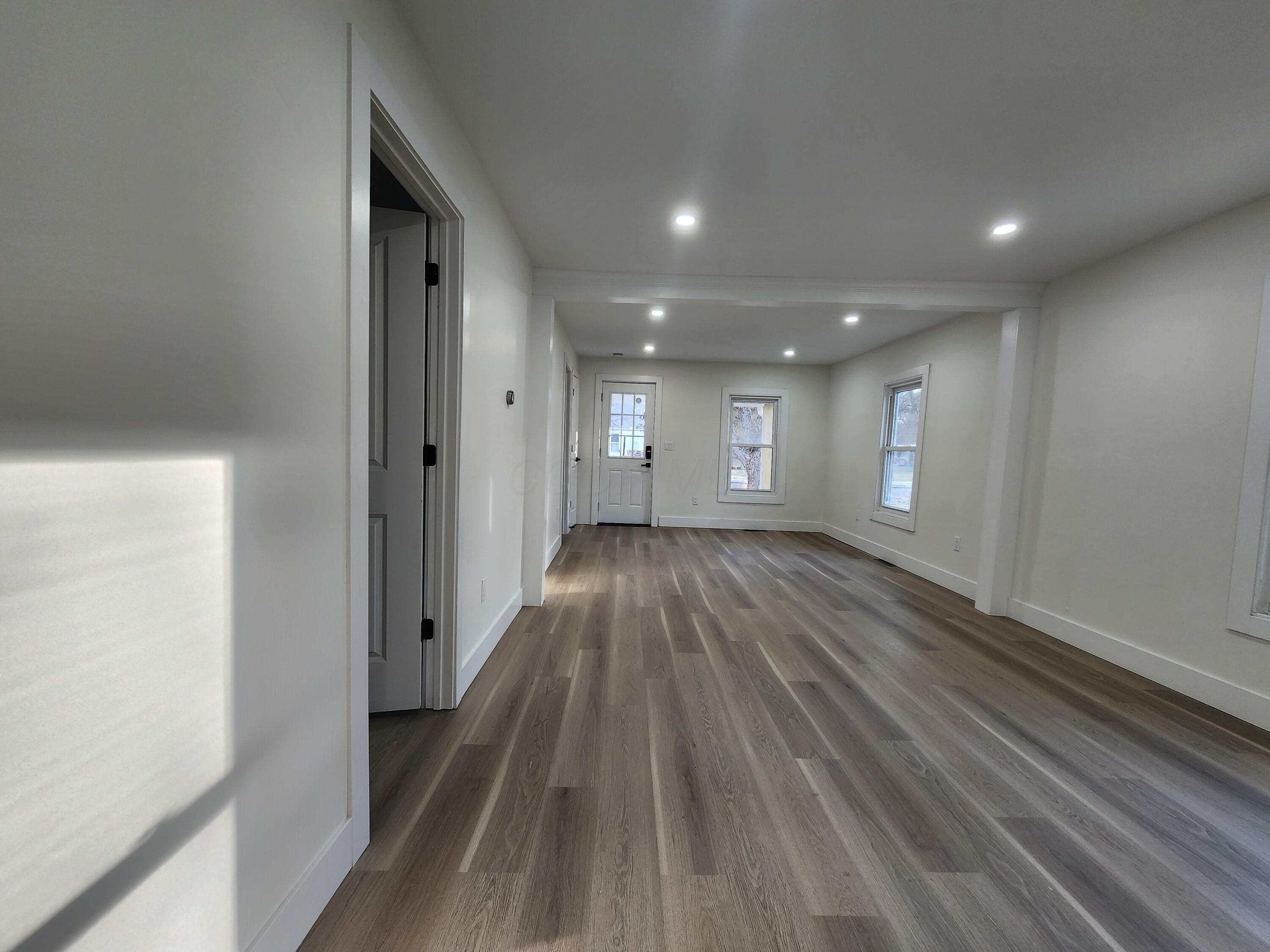 458 W Kanawha Avenue