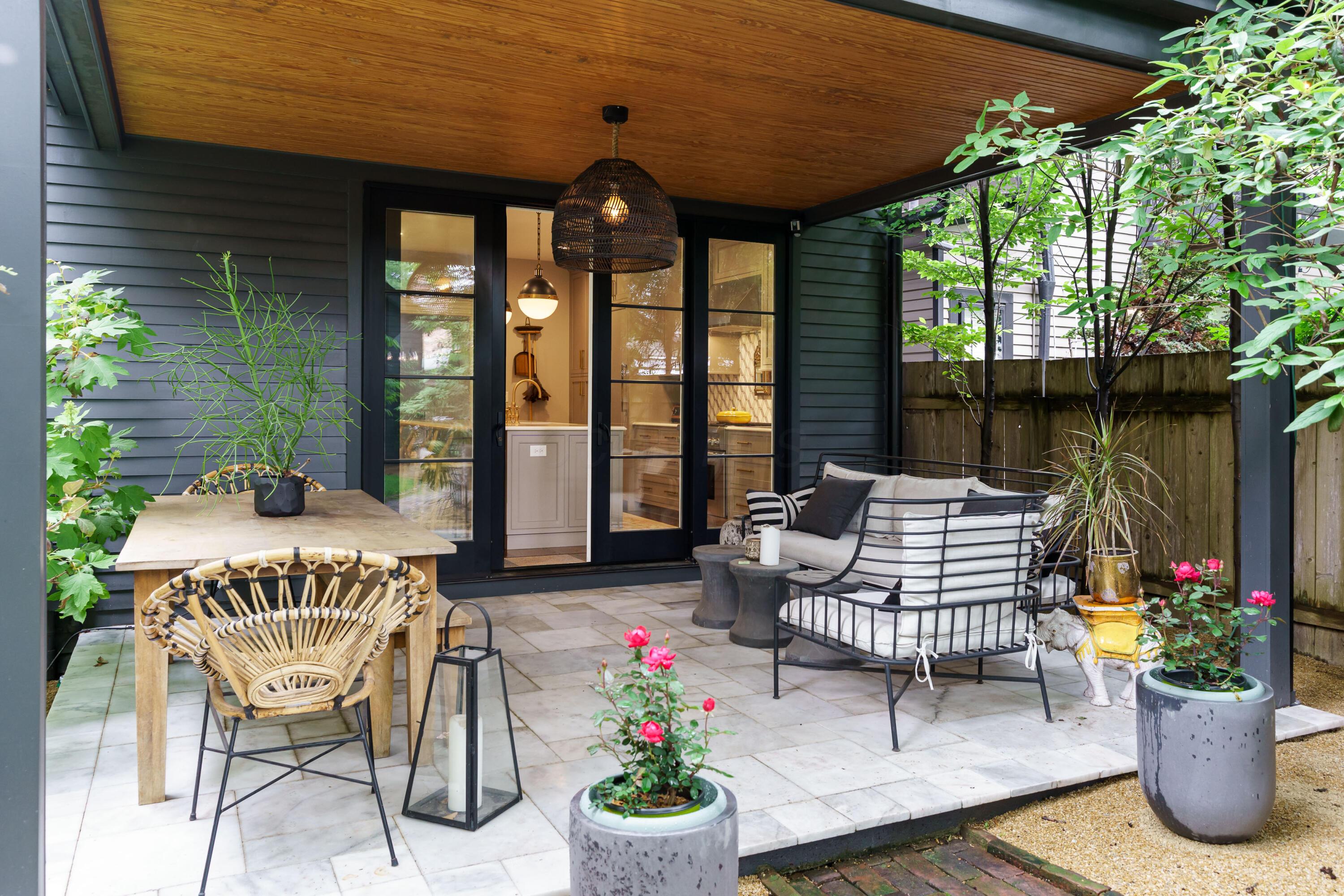 564 S 6th Street