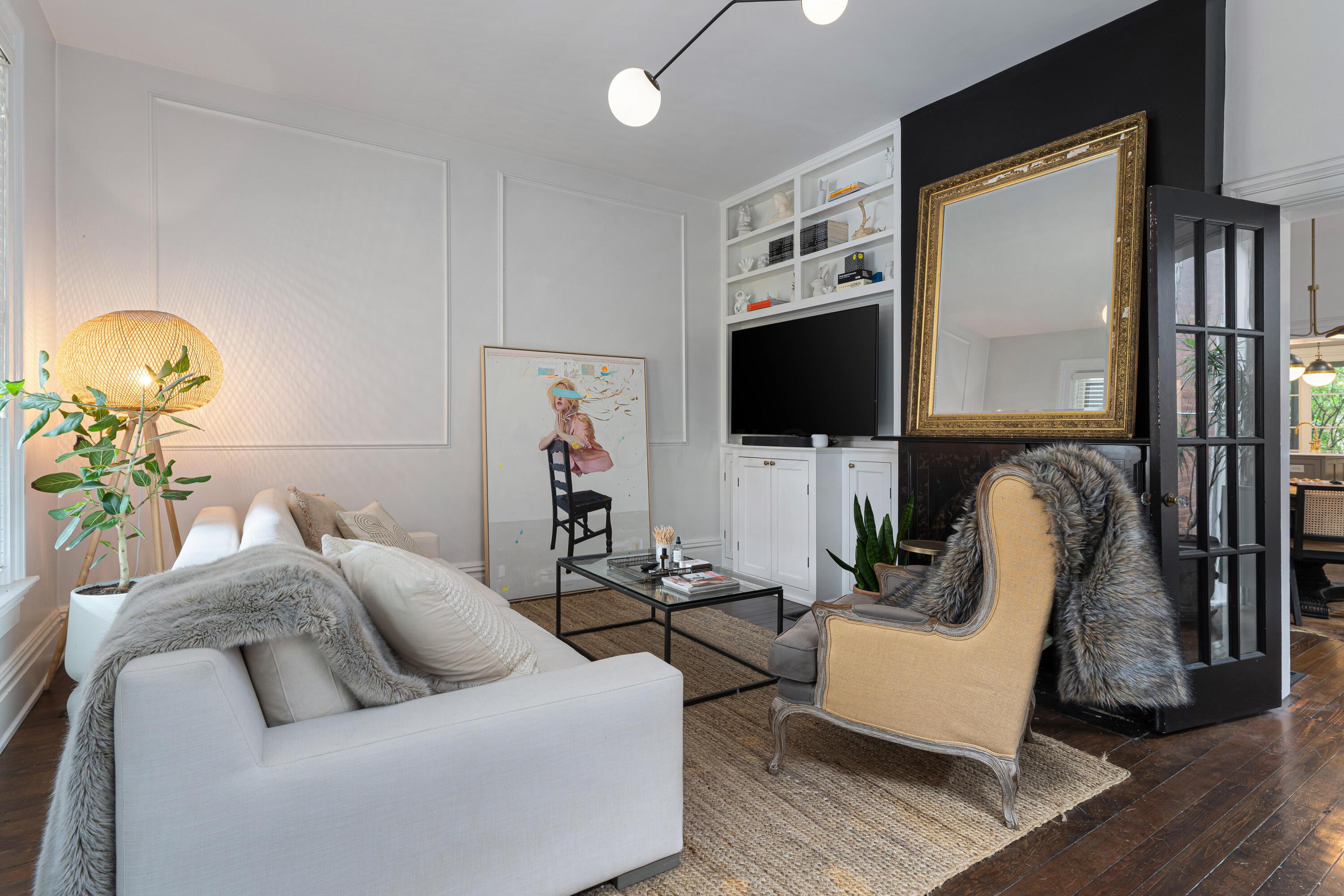 564 S 6th Street
