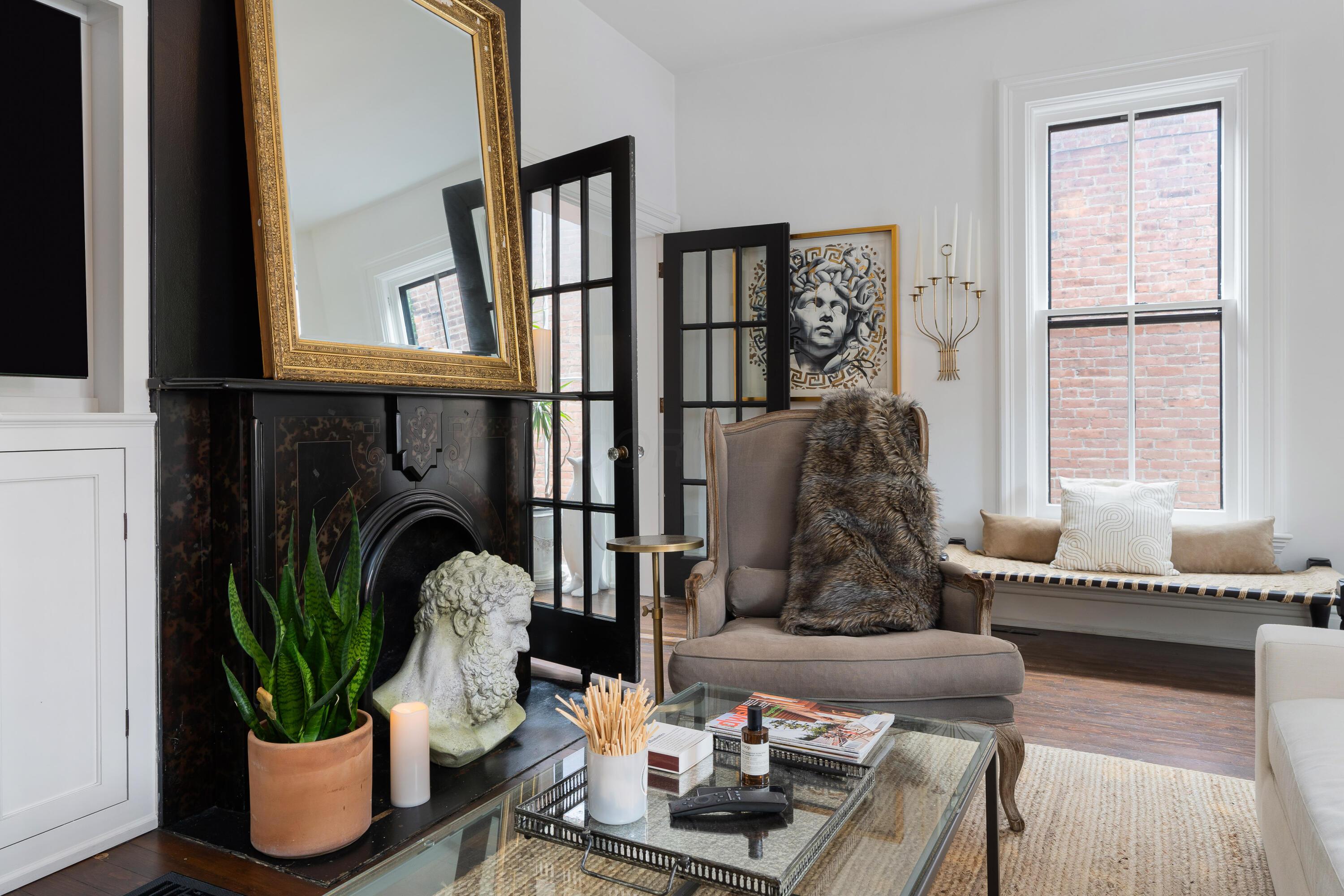 564 S 6th Street