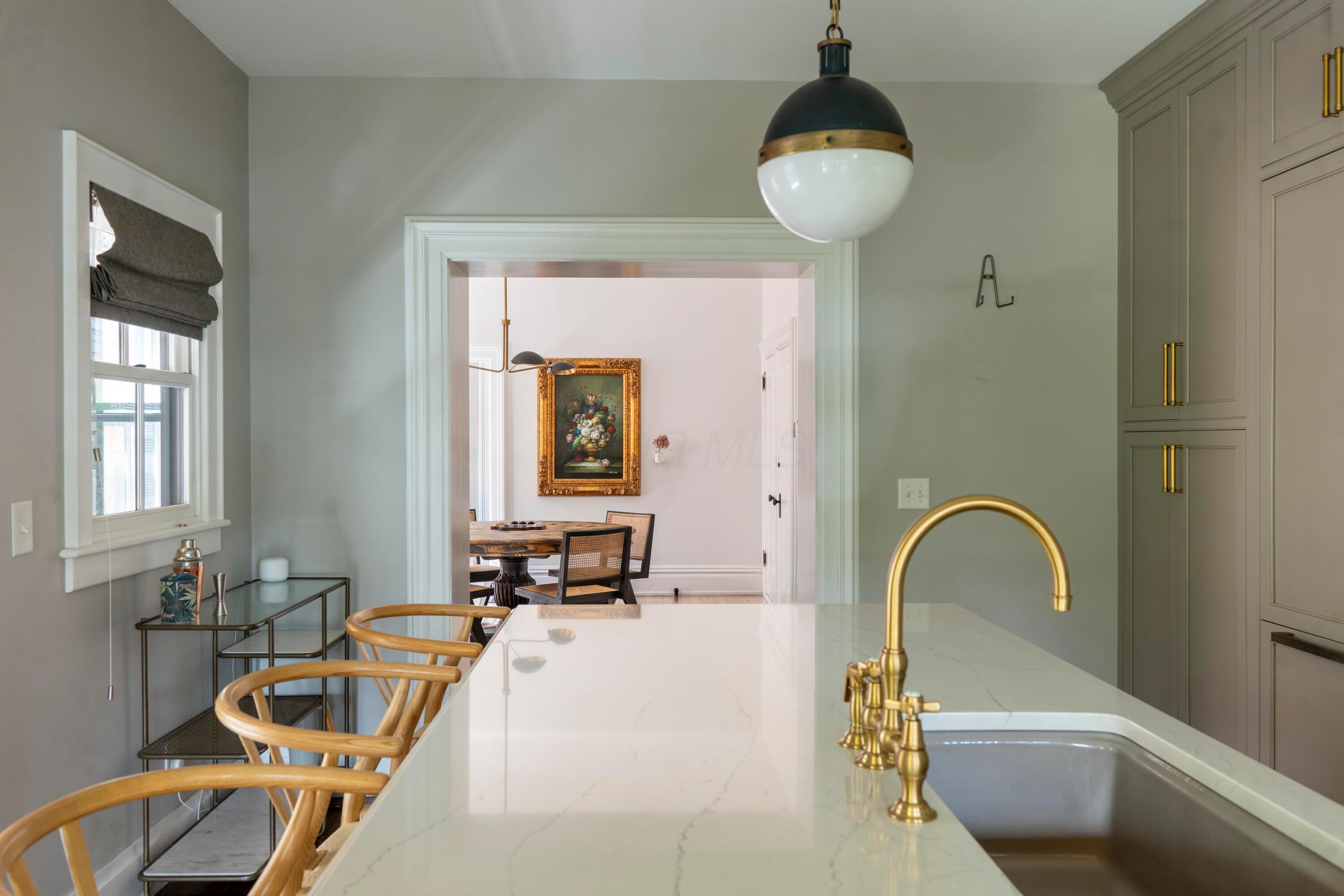 564 S 6th Street