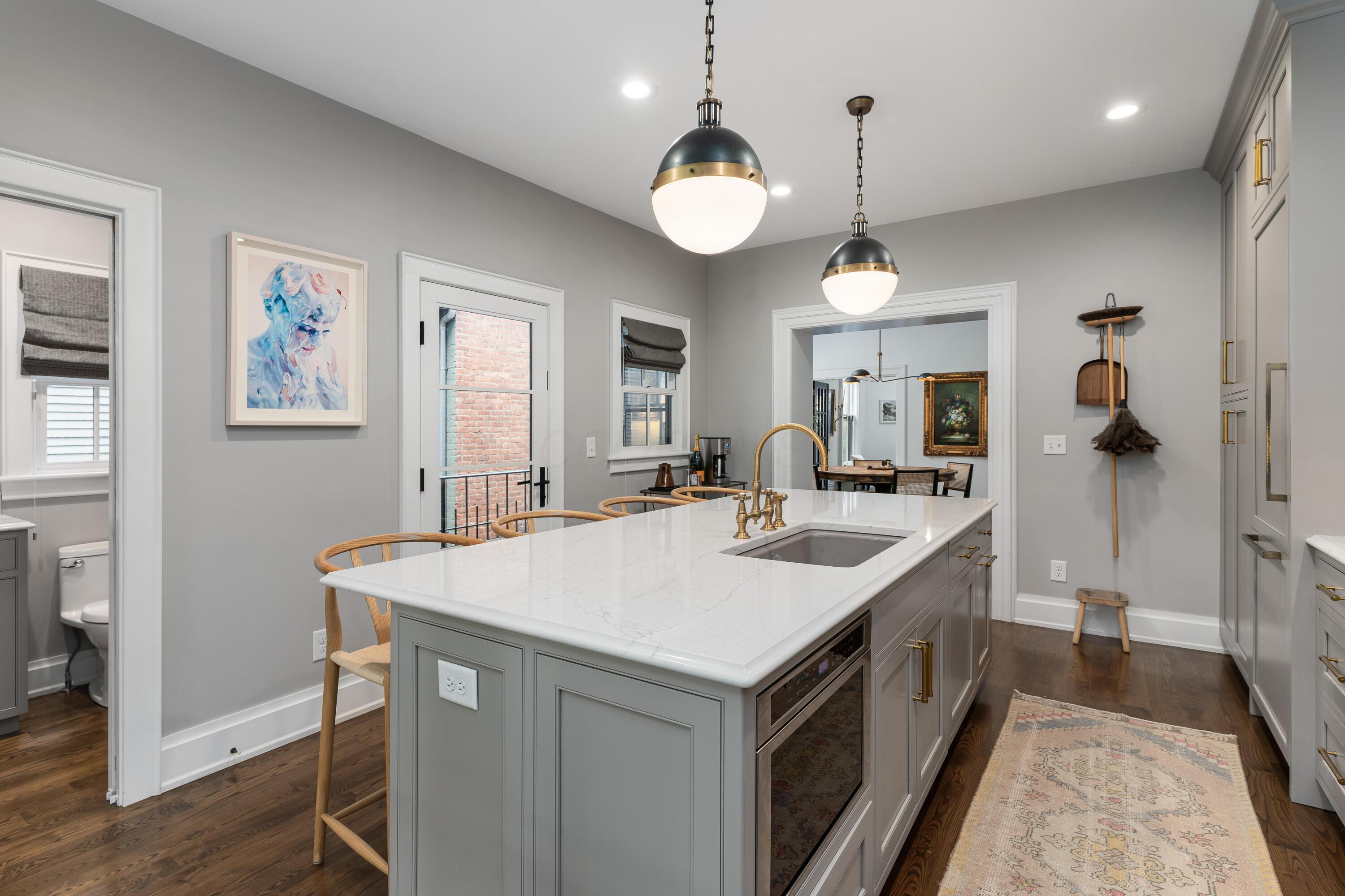 564 S 6th Street