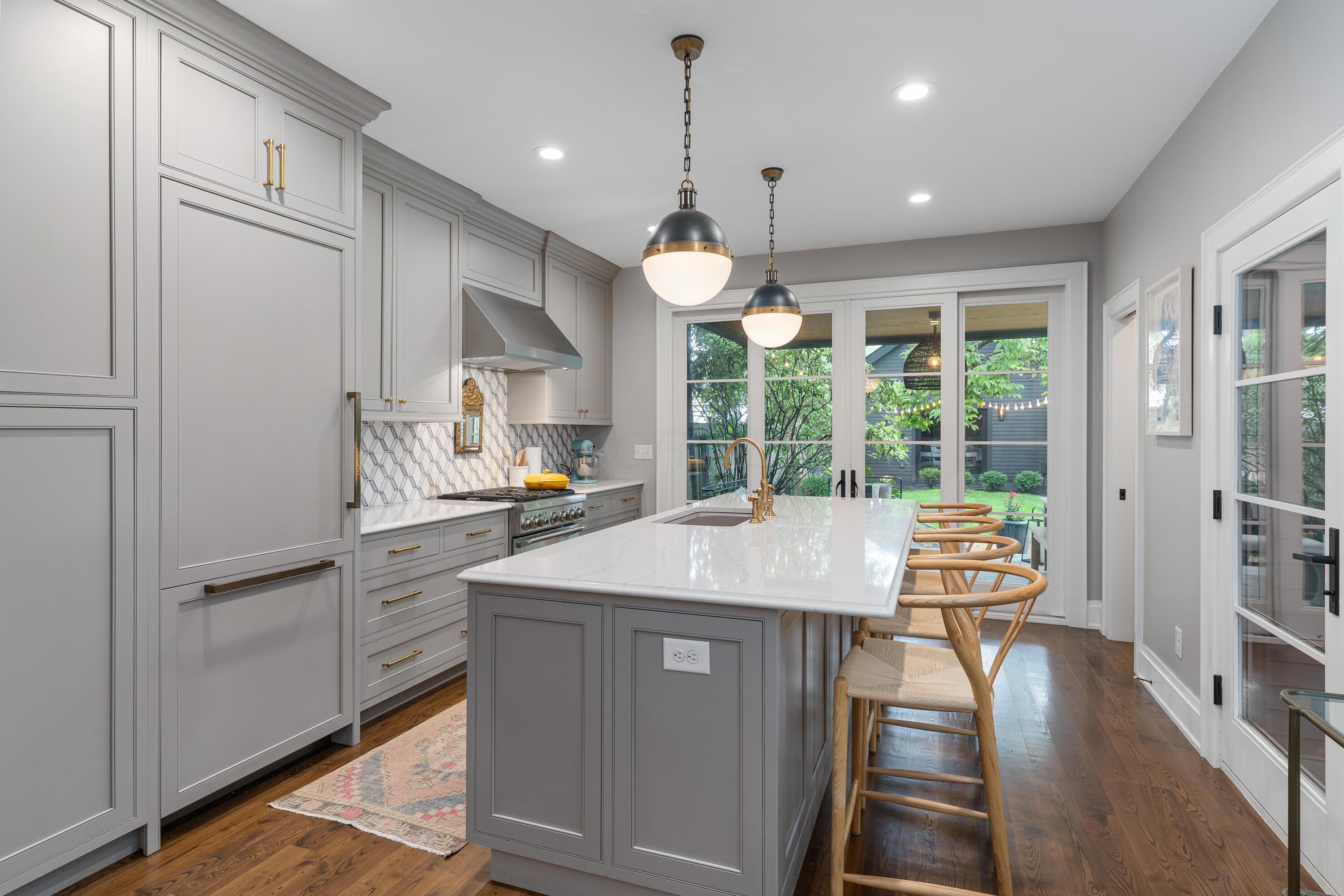 564 S 6th Street