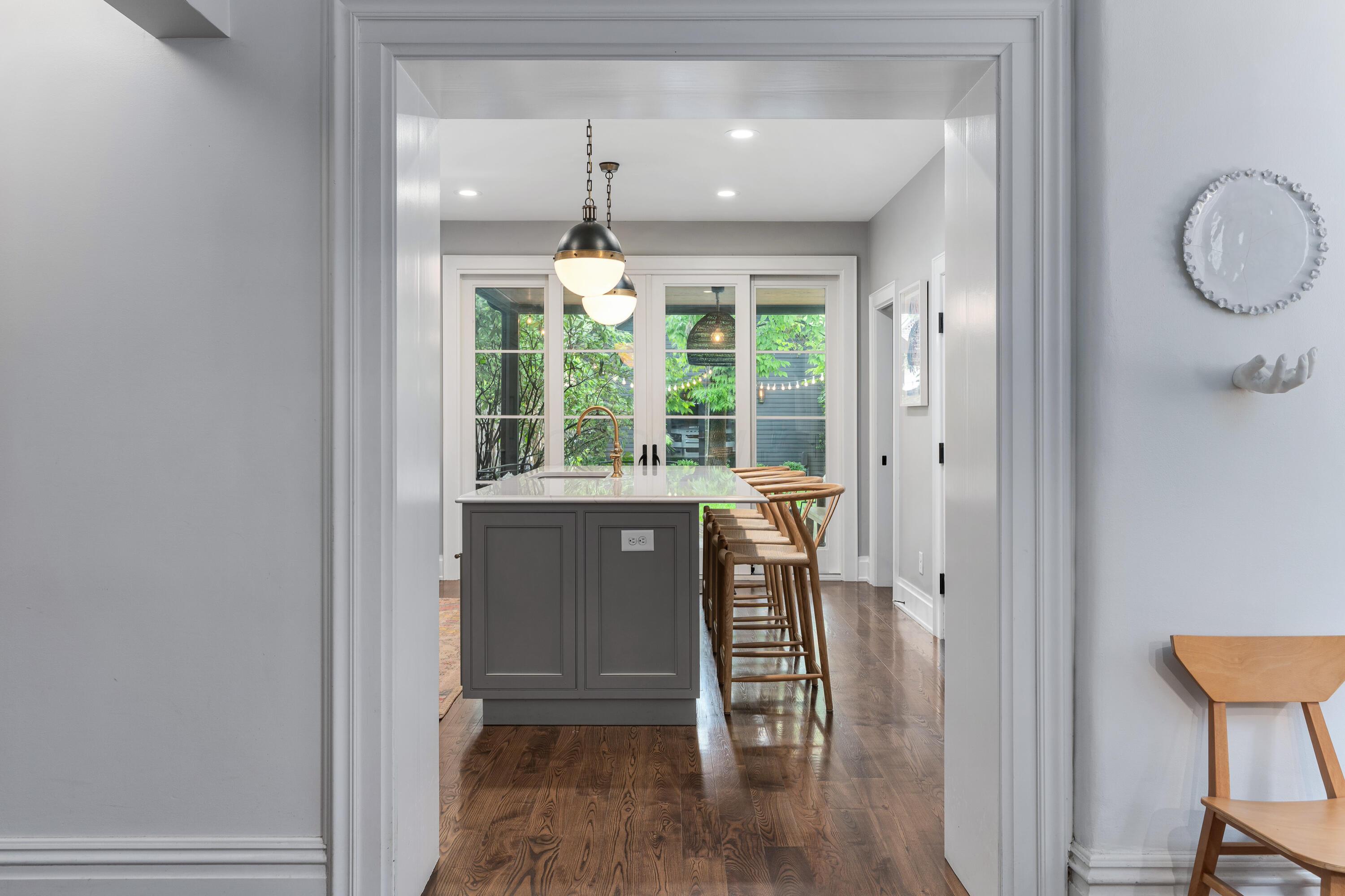 564 S 6th Street