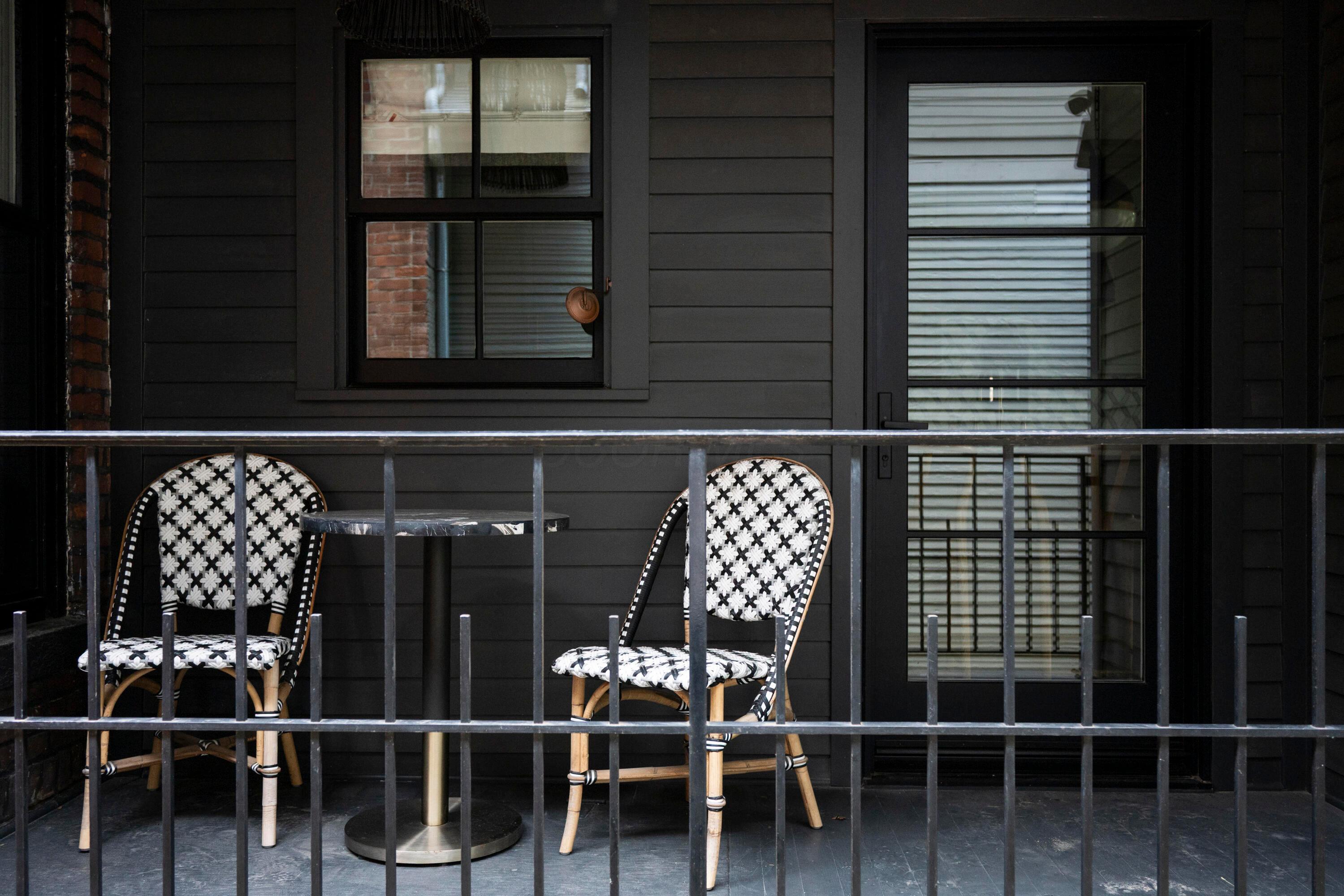 564 S 6th Street