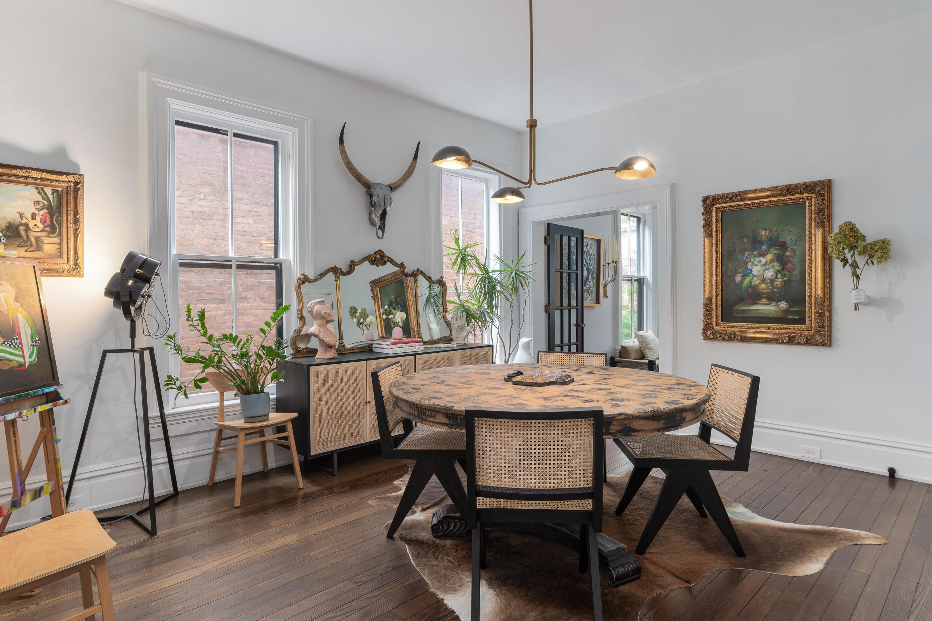 564 S 6th Street