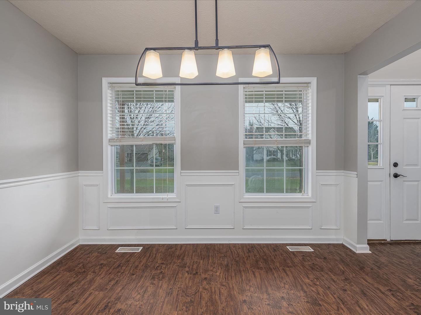 157 Riviera Dr