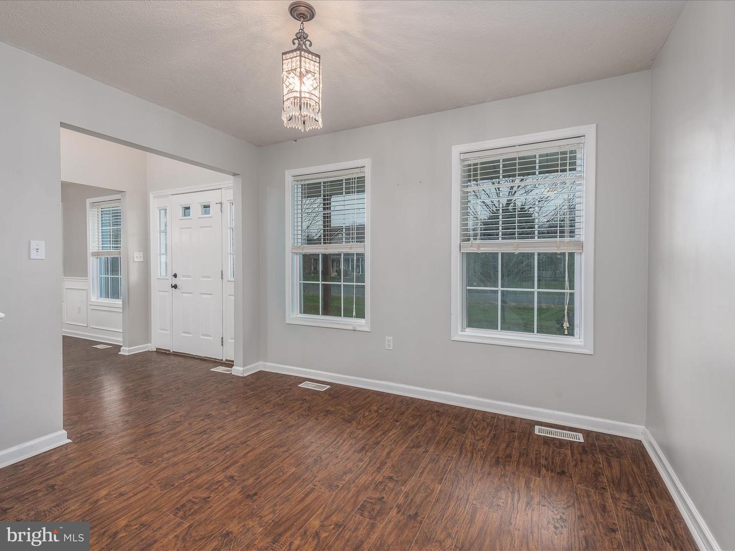 157 Riviera Dr