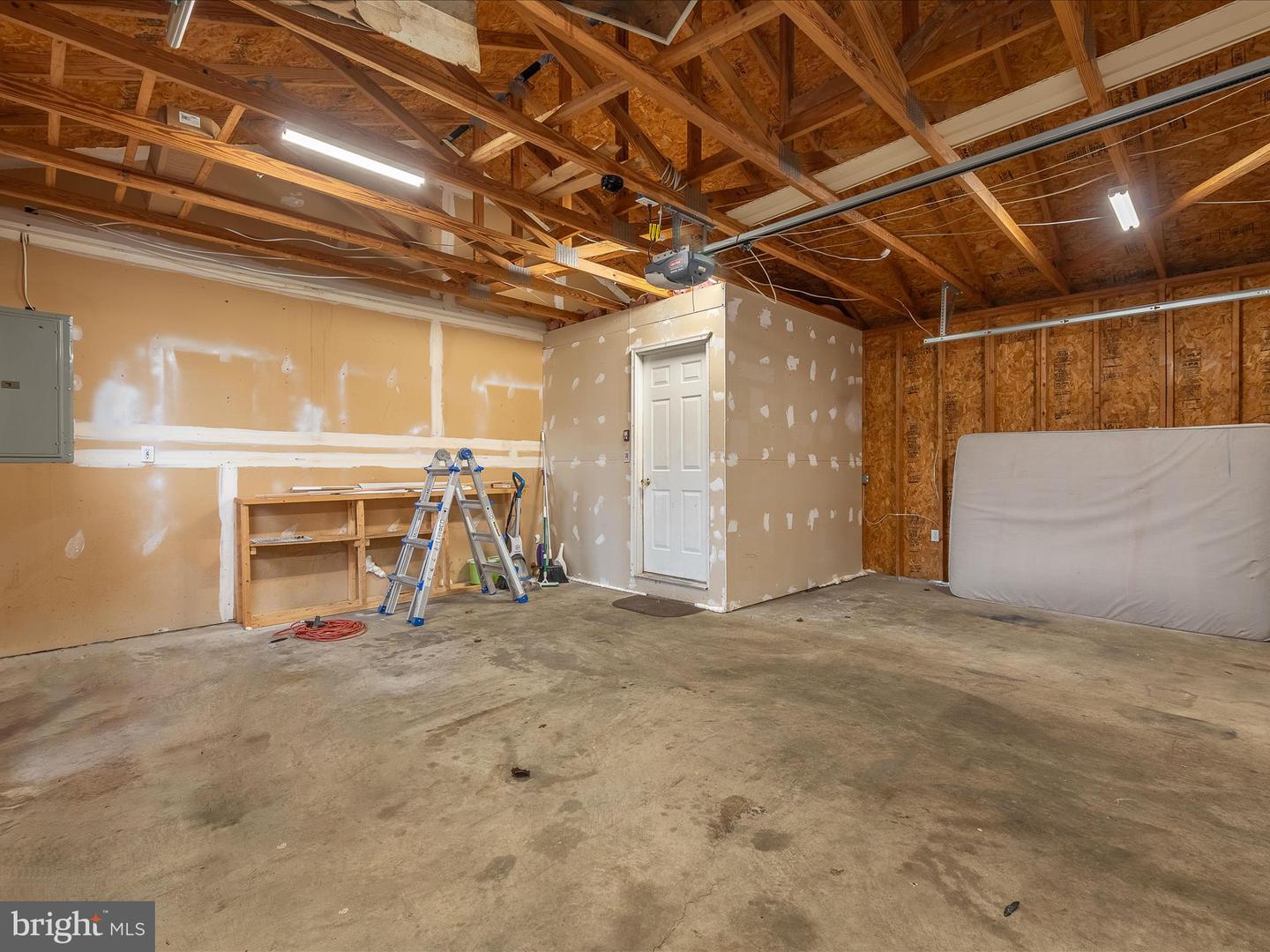 157 Riviera Dr