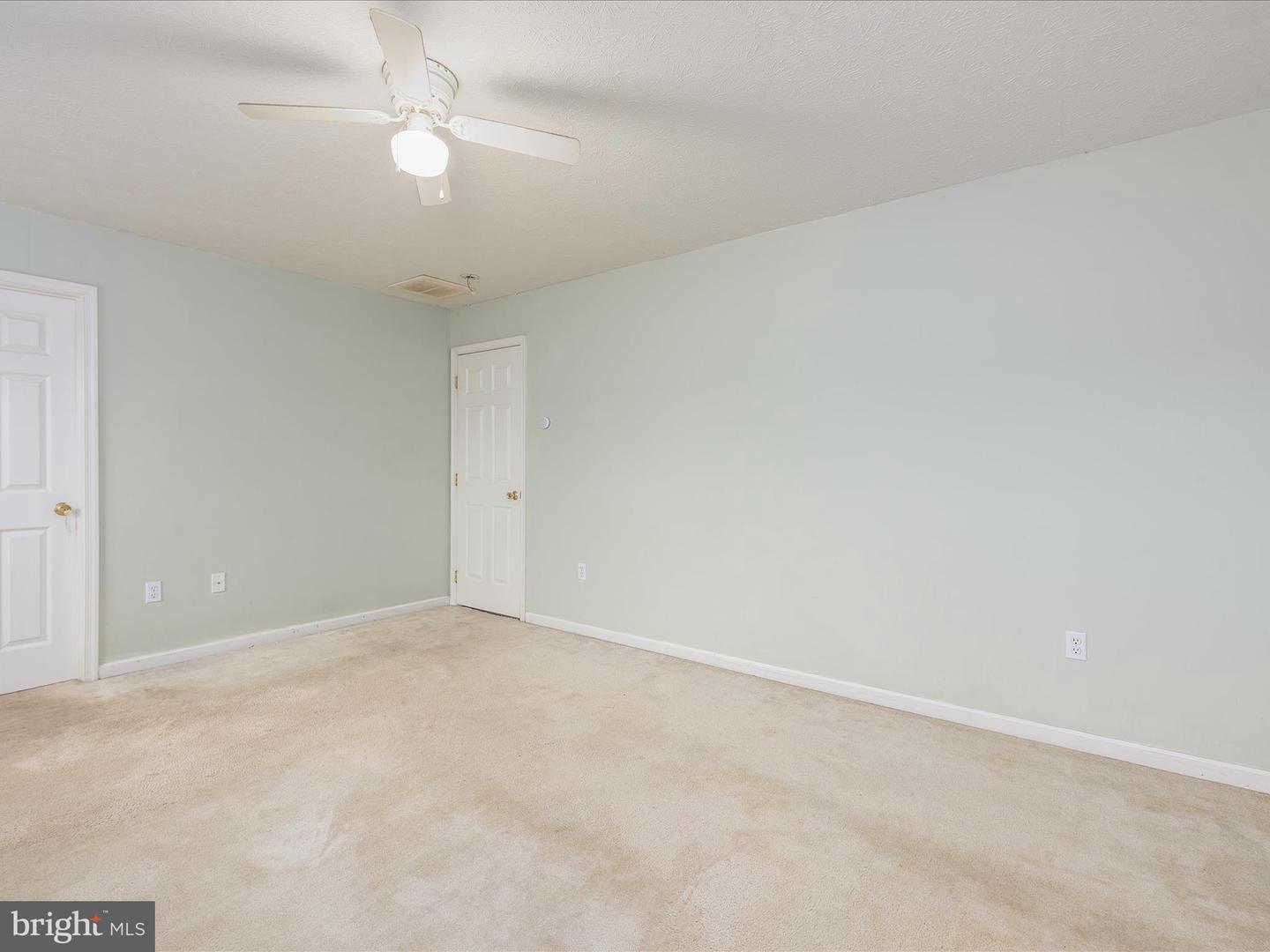 157 Riviera Dr