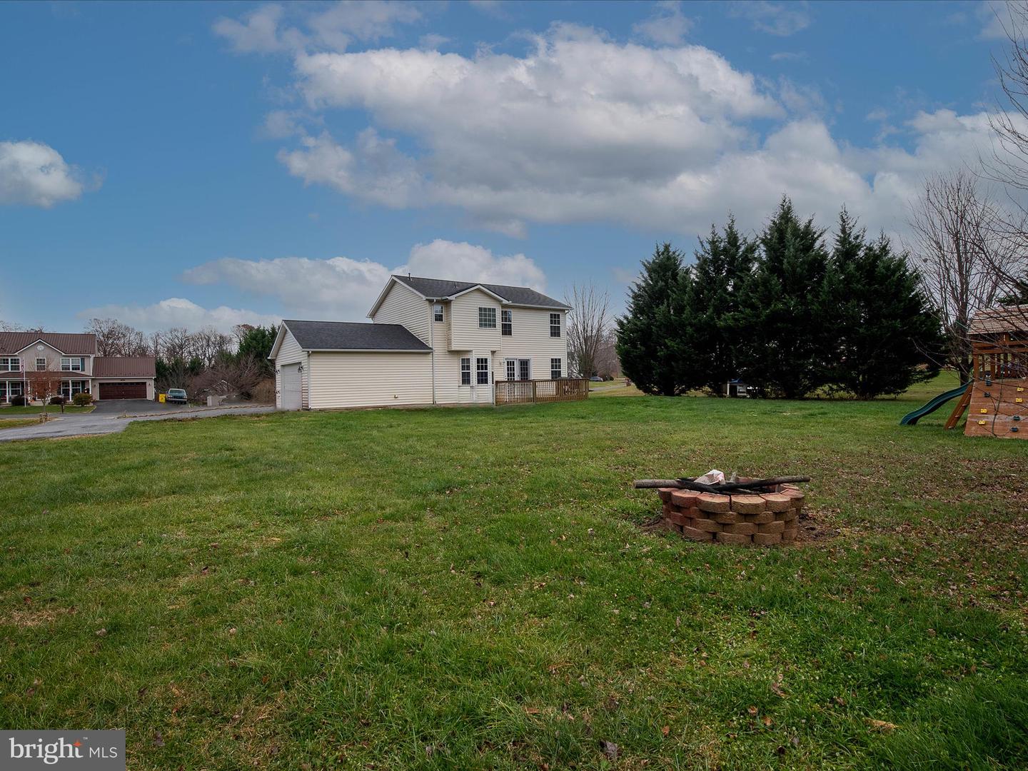 157 Riviera Dr