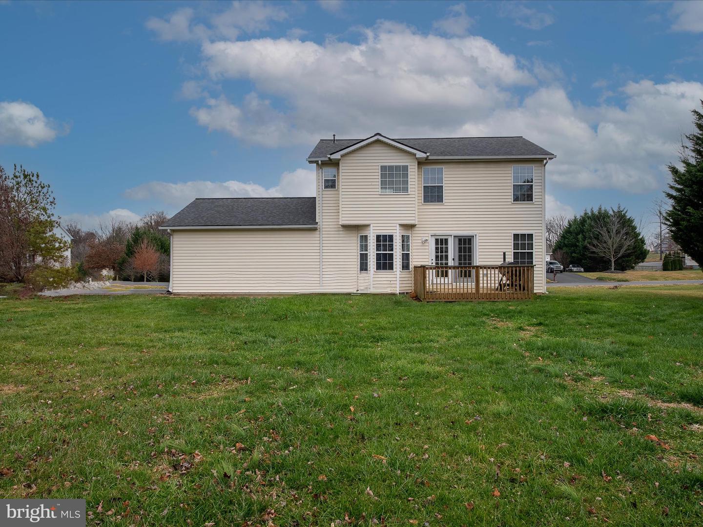 157 Riviera Dr
