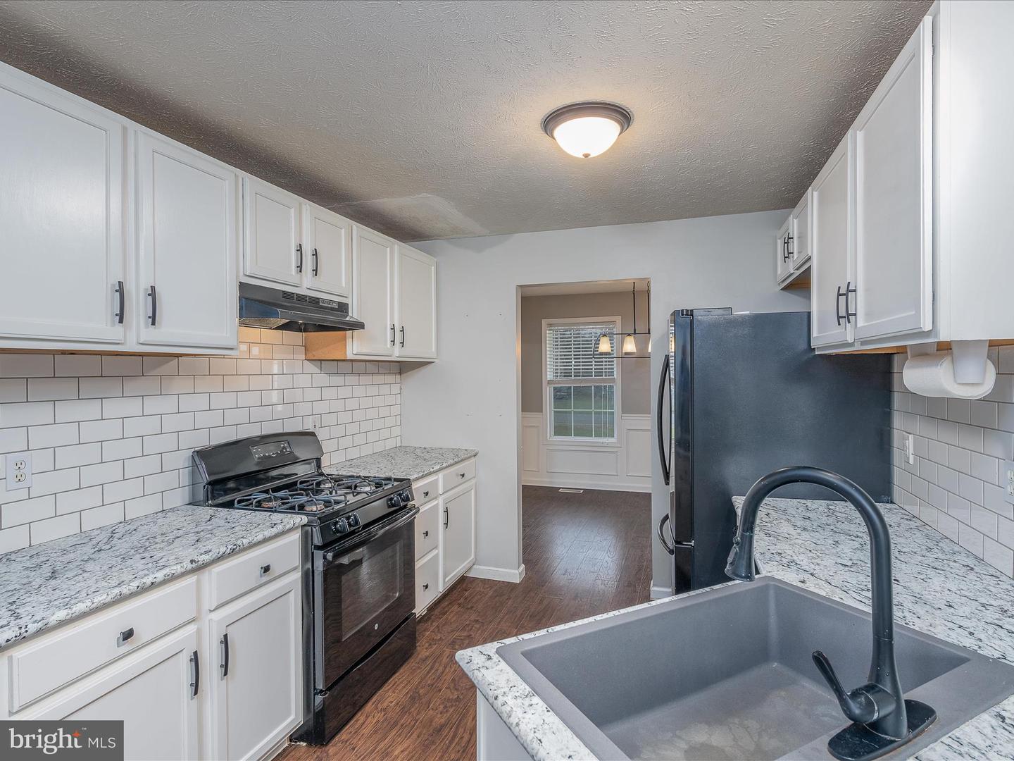 157 Riviera Dr