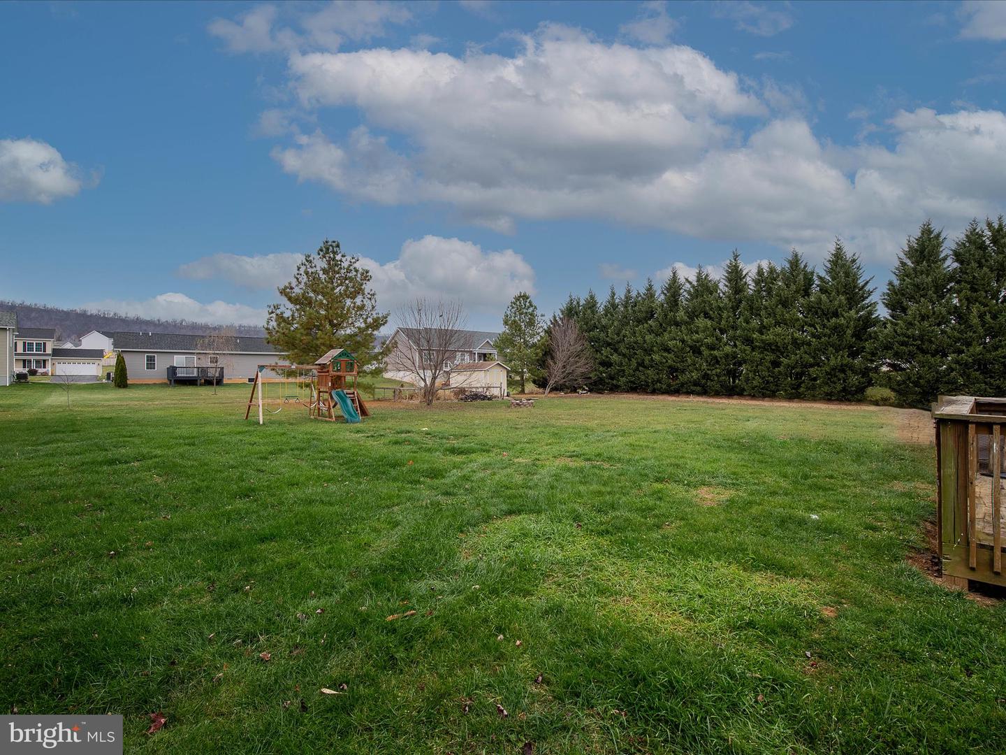 157 Riviera Dr