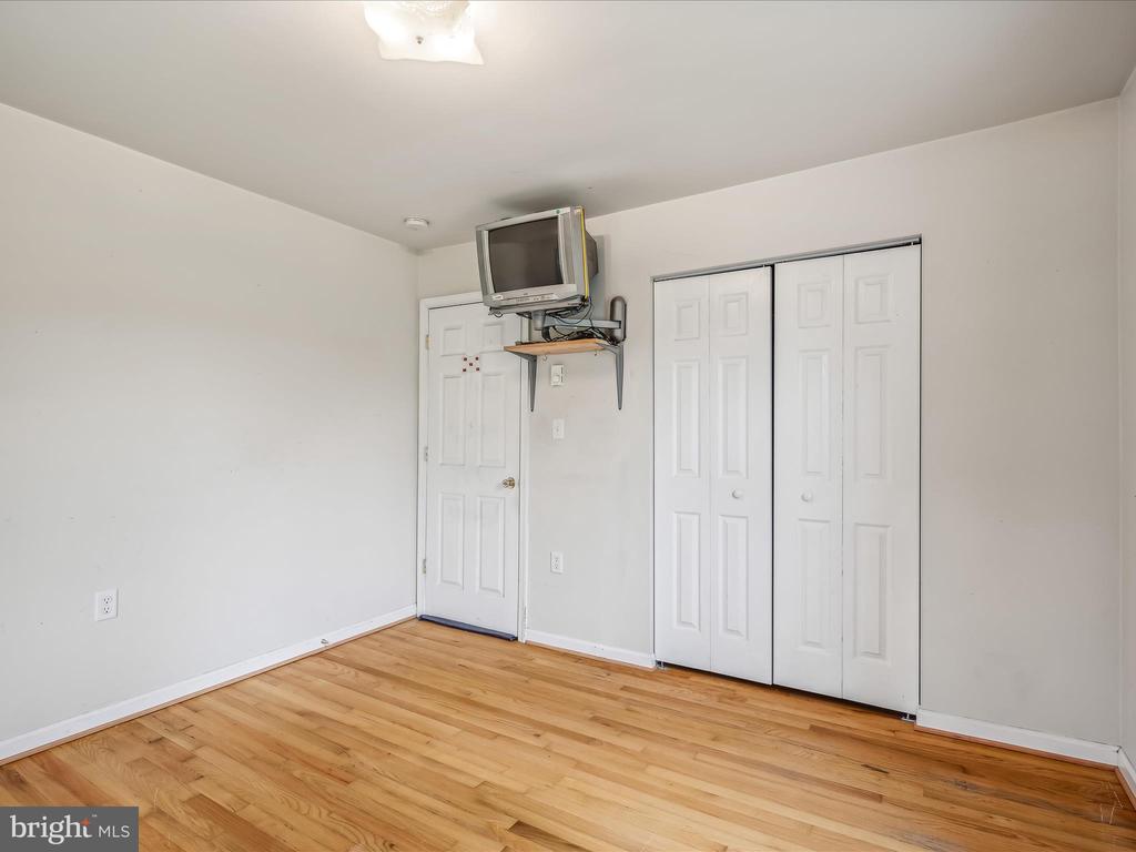 295 Rustic Tavern Rd