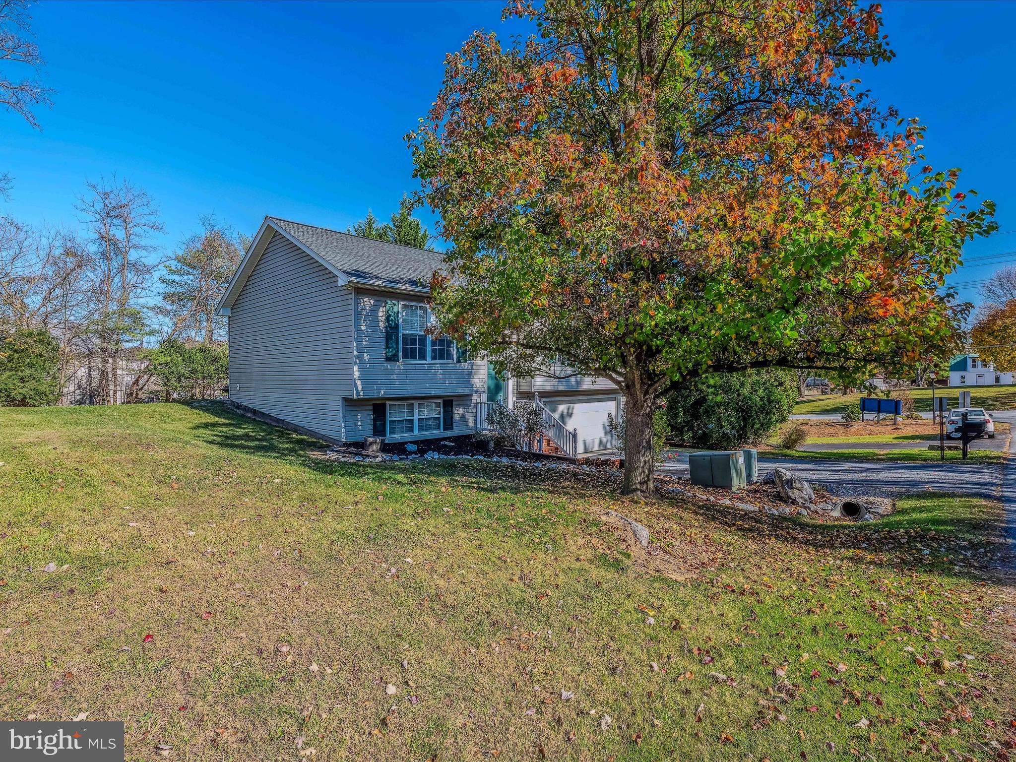 102 Artisan Way