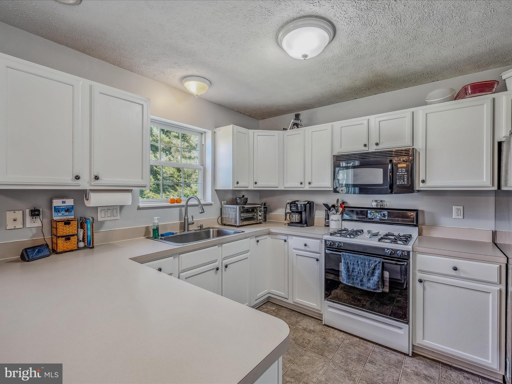 102 Artisan Way