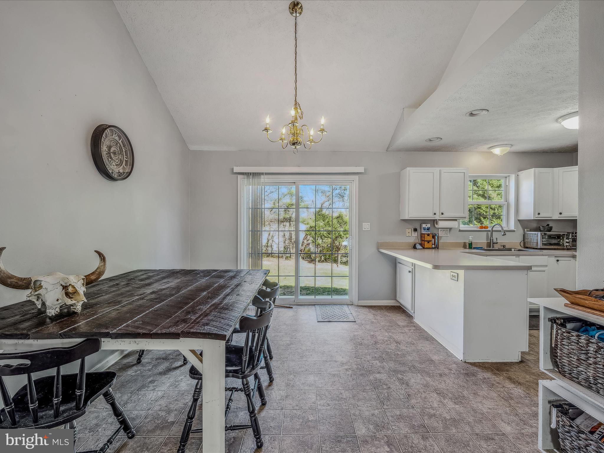 102 Artisan Way