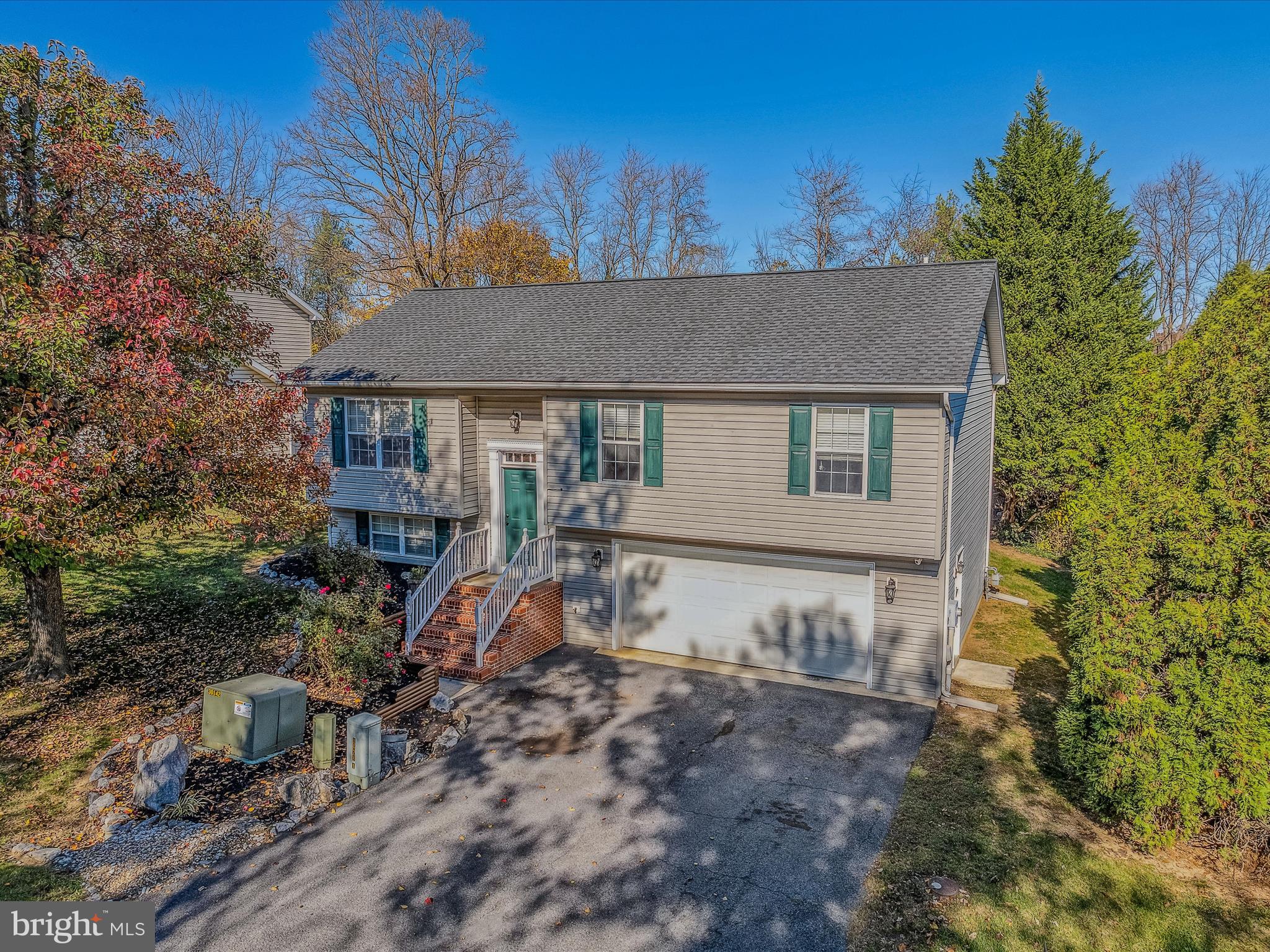 102 Artisan Way