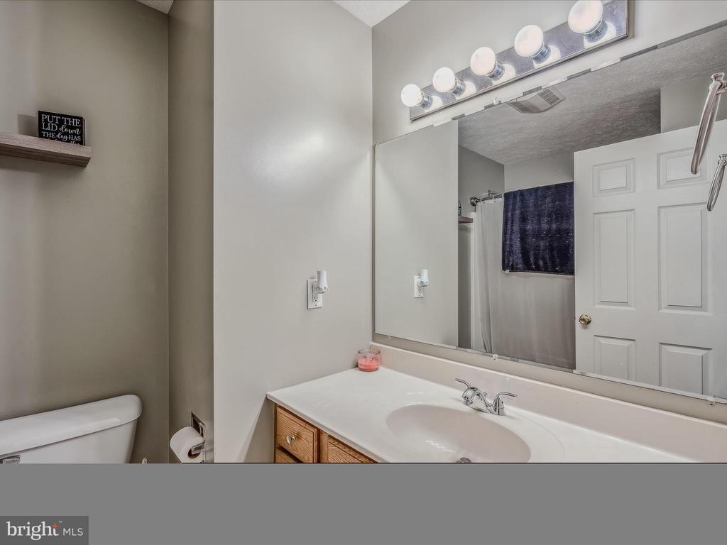 102 Artisan Way