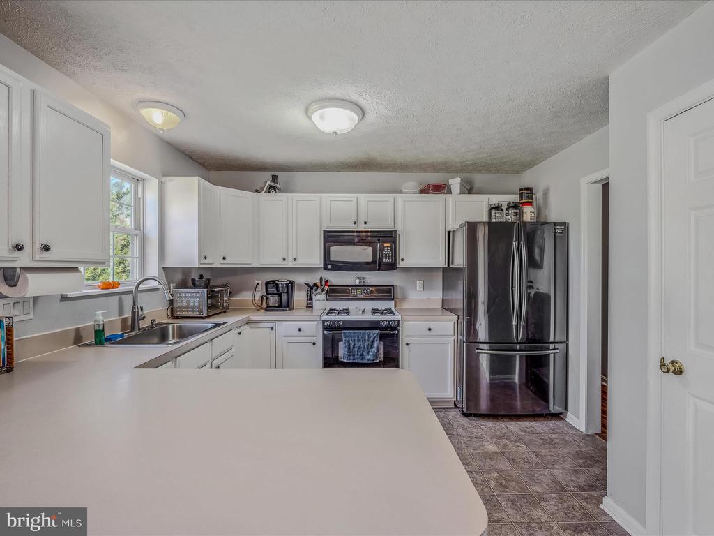 102 Artisan Way