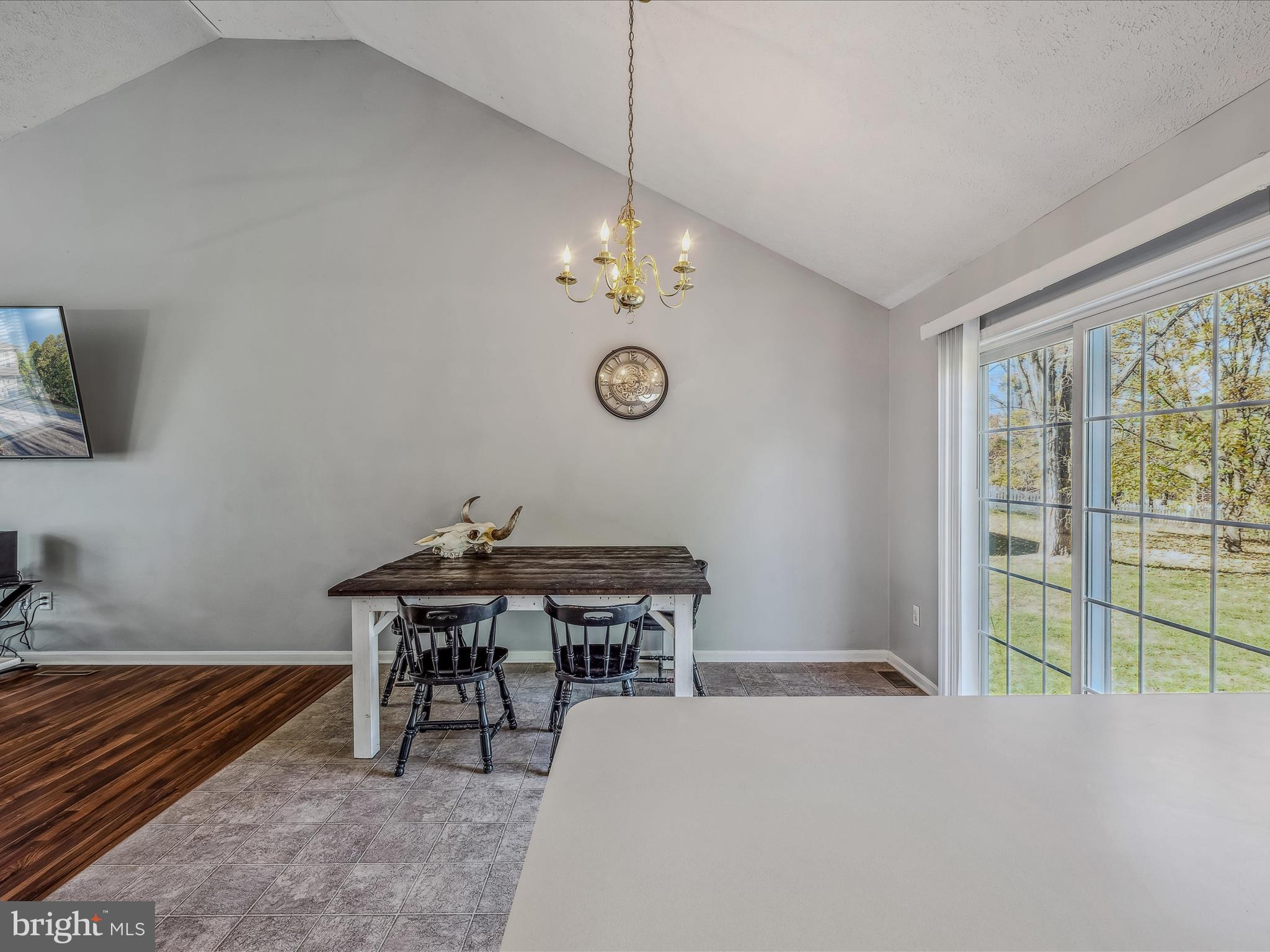 102 Artisan Way