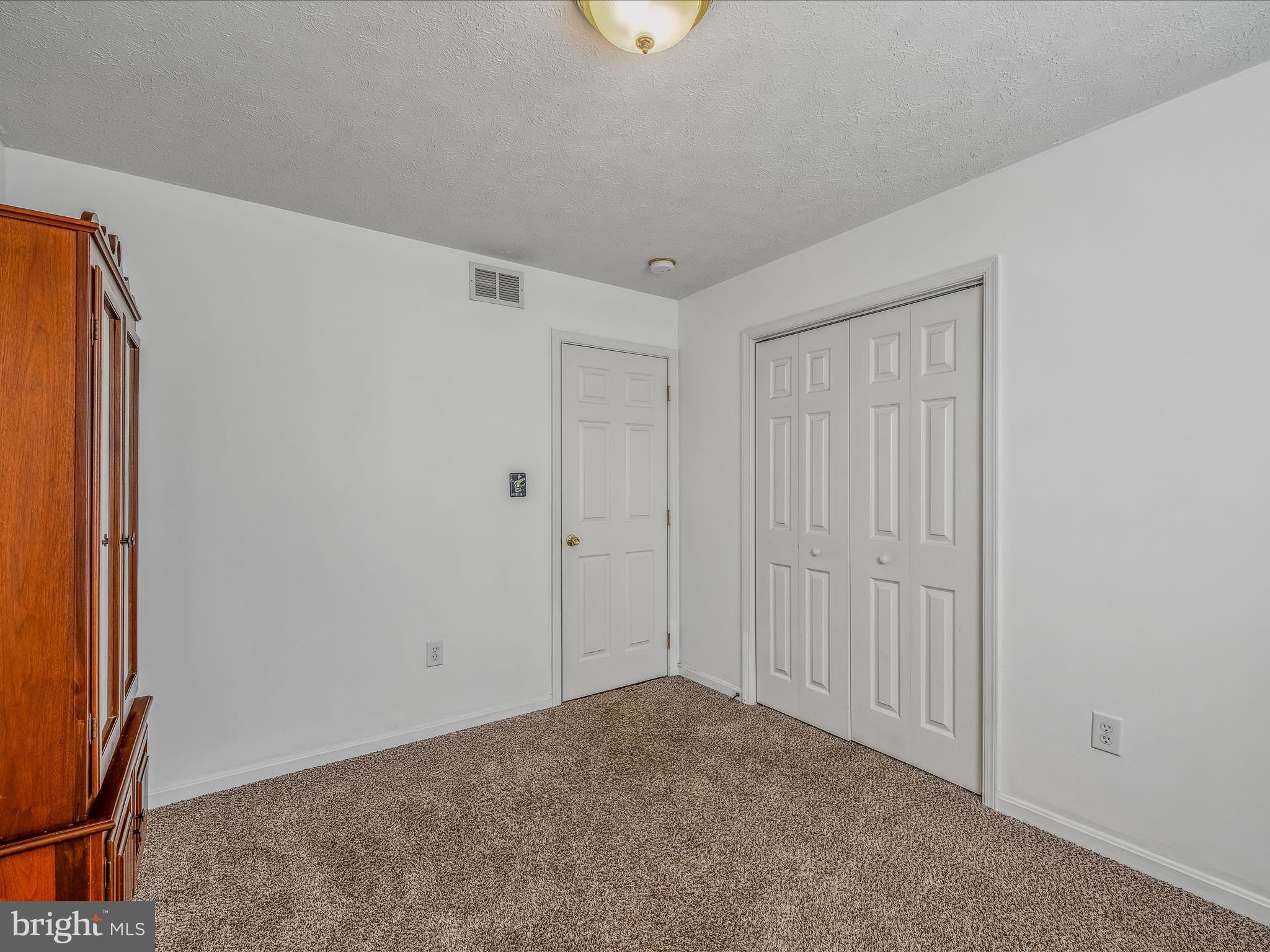 102 Artisan Way