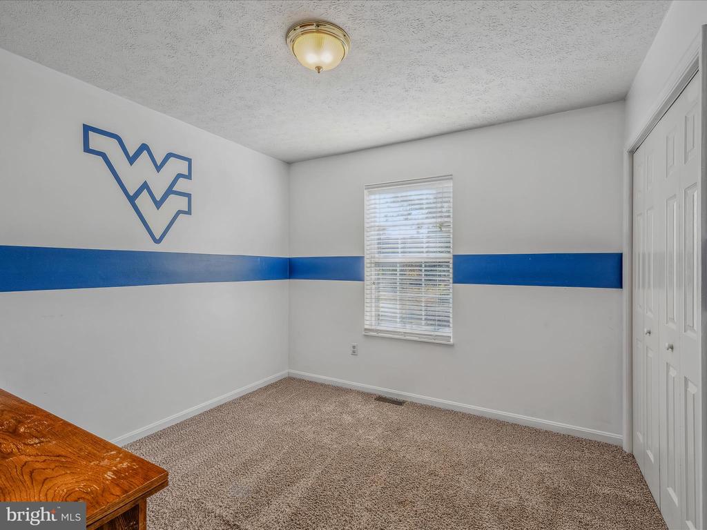 102 Artisan Way