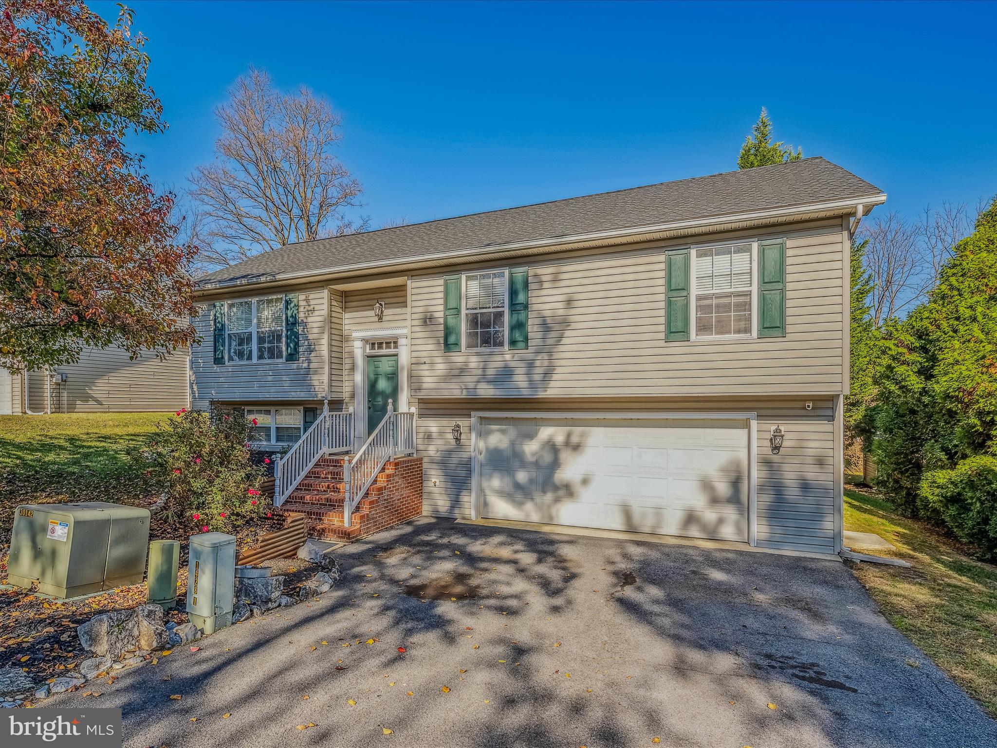 102 Artisan Way