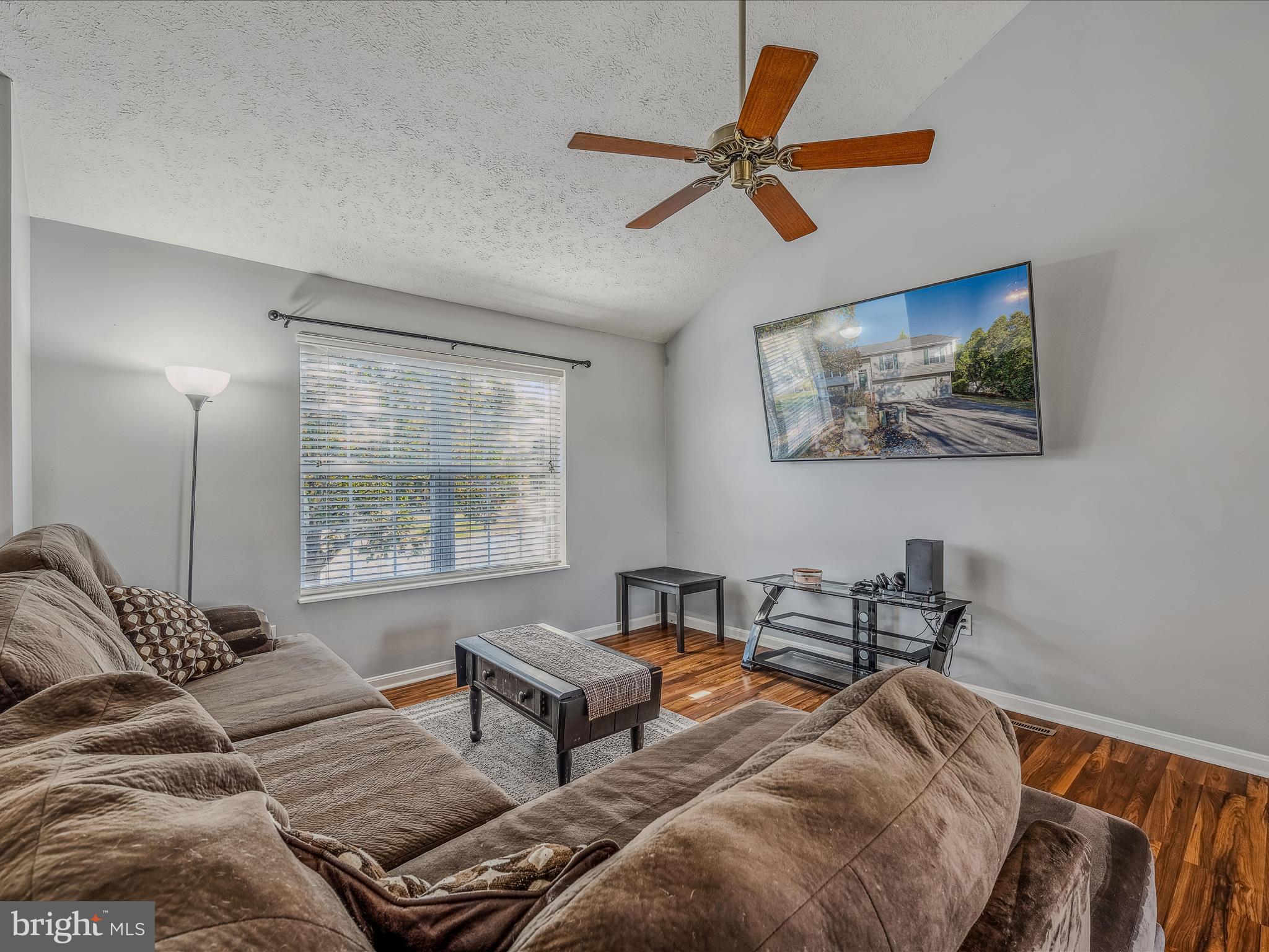 102 Artisan Way