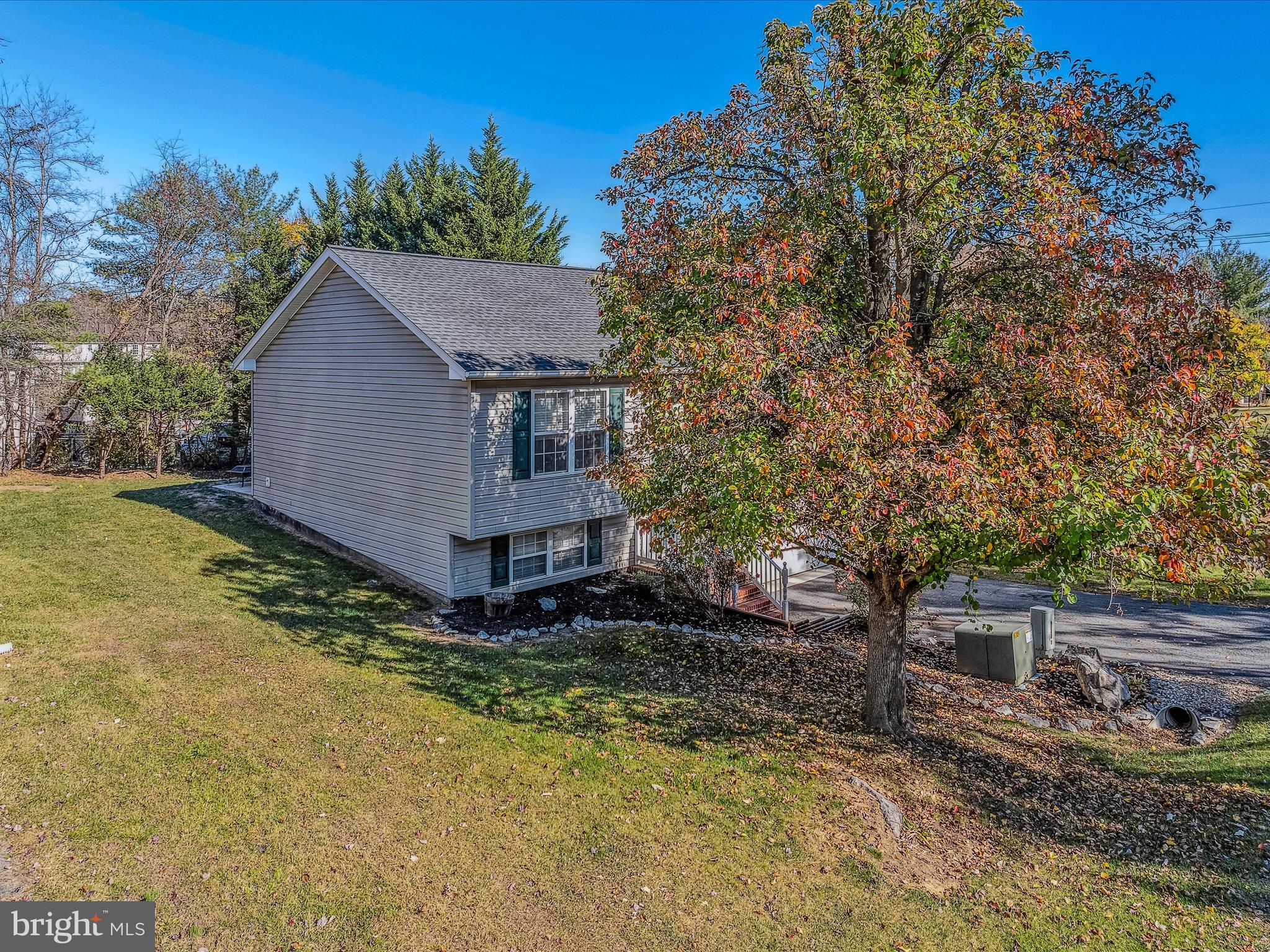 102 Artisan Way