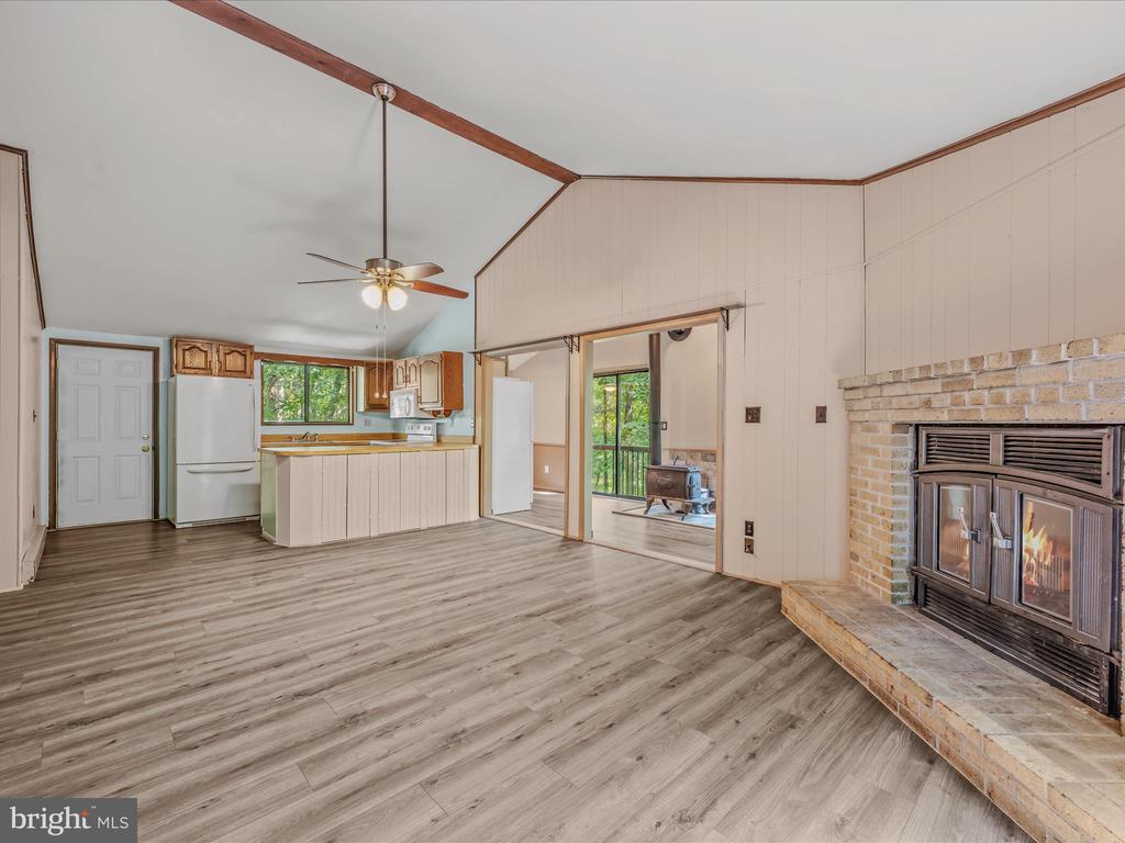 32 Rainbow Ln