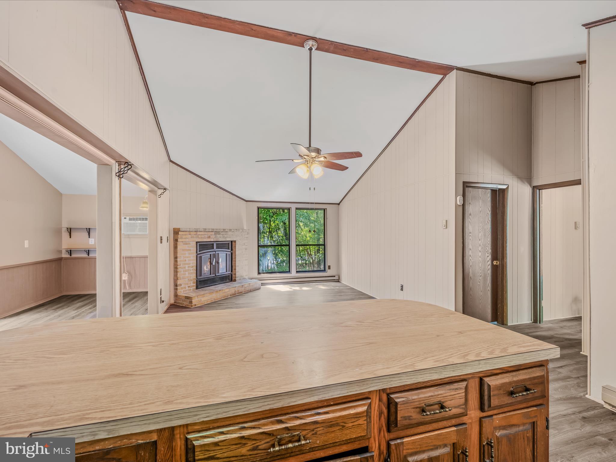 32 Rainbow Ln