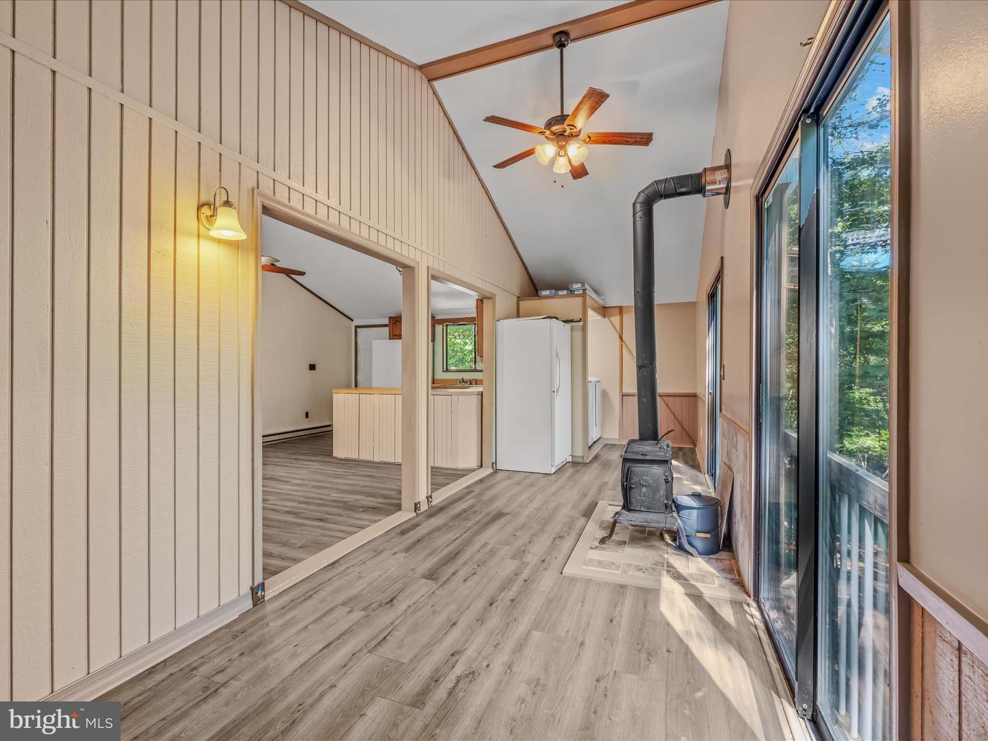 32 Rainbow Ln