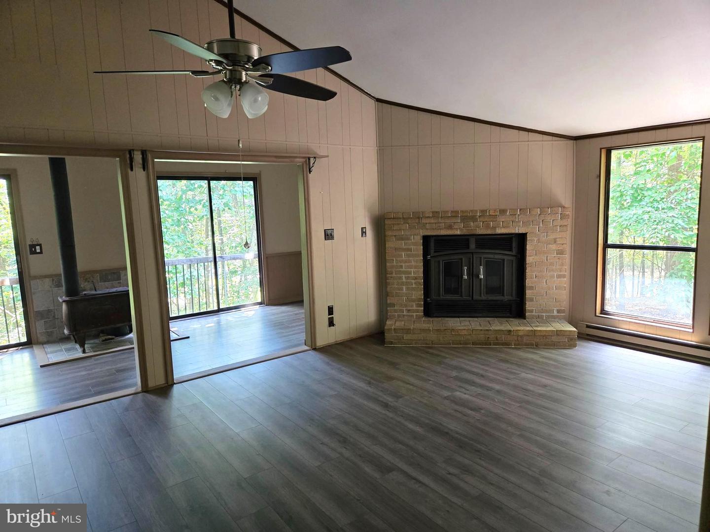 32 Rainbow Ln