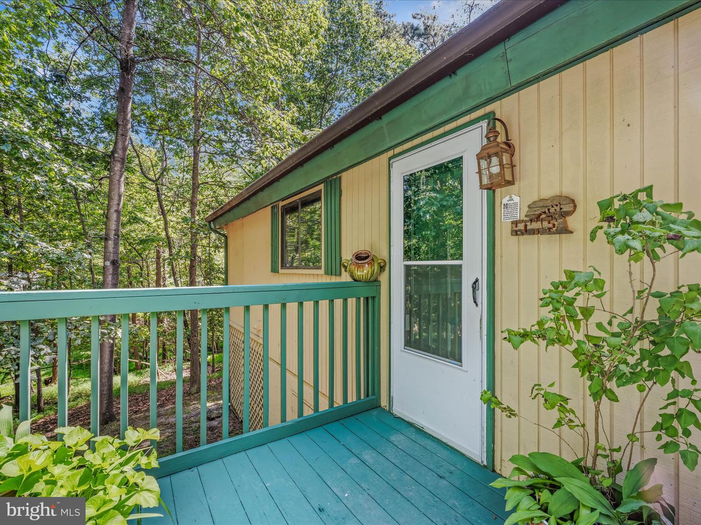 32 Rainbow Ln