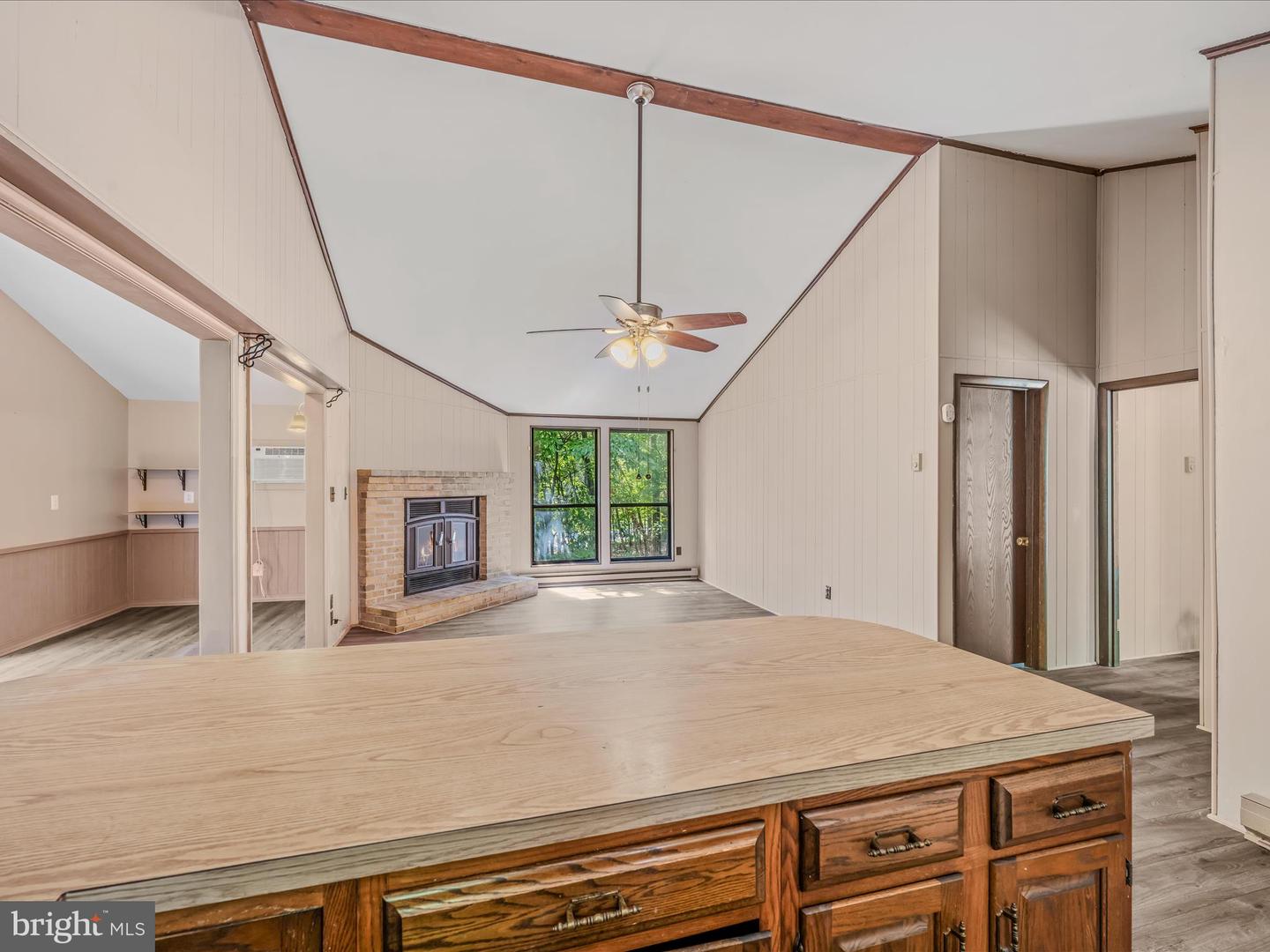 32 Rainbow Ln