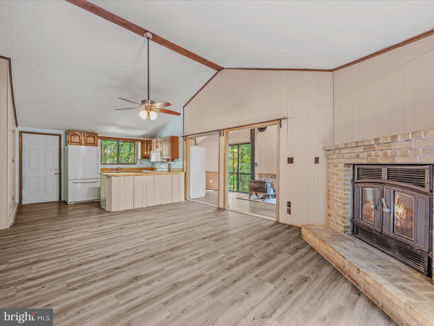 32 Rainbow Ln