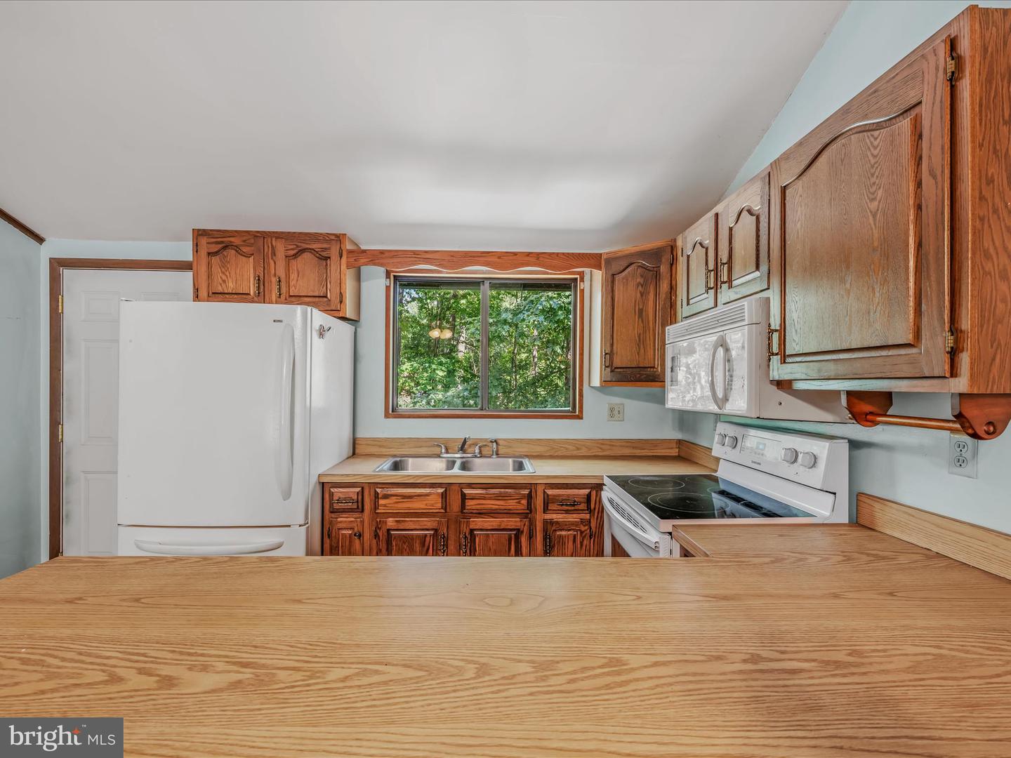 32 Rainbow Ln