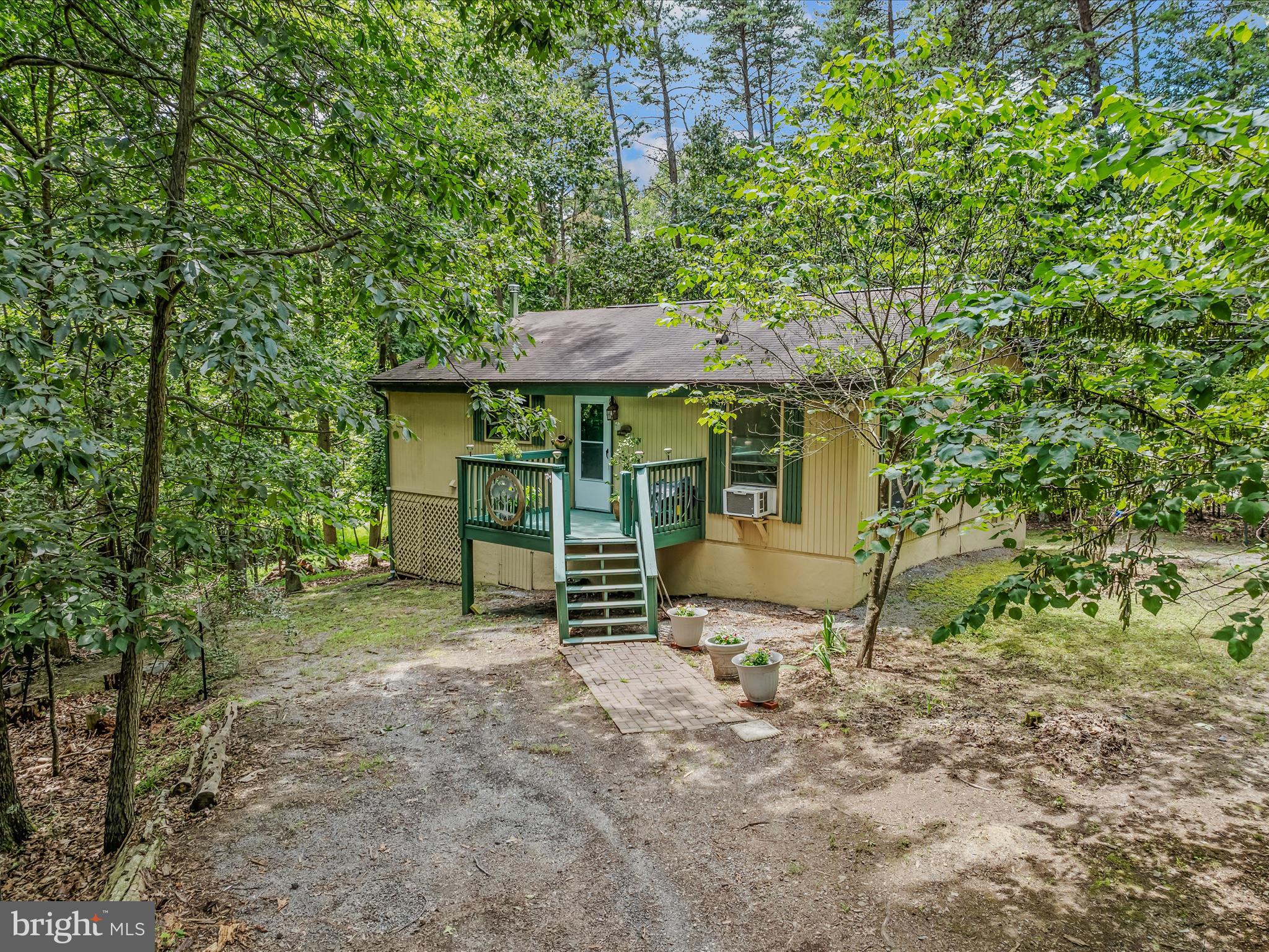 32 Rainbow Ln