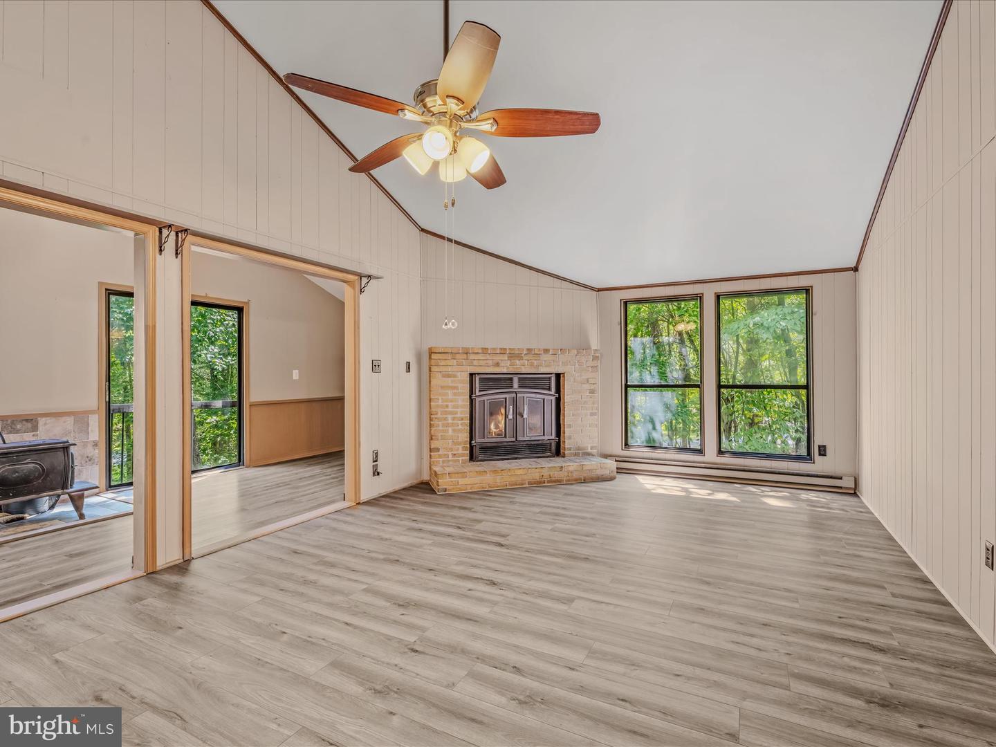 32 Rainbow Ln