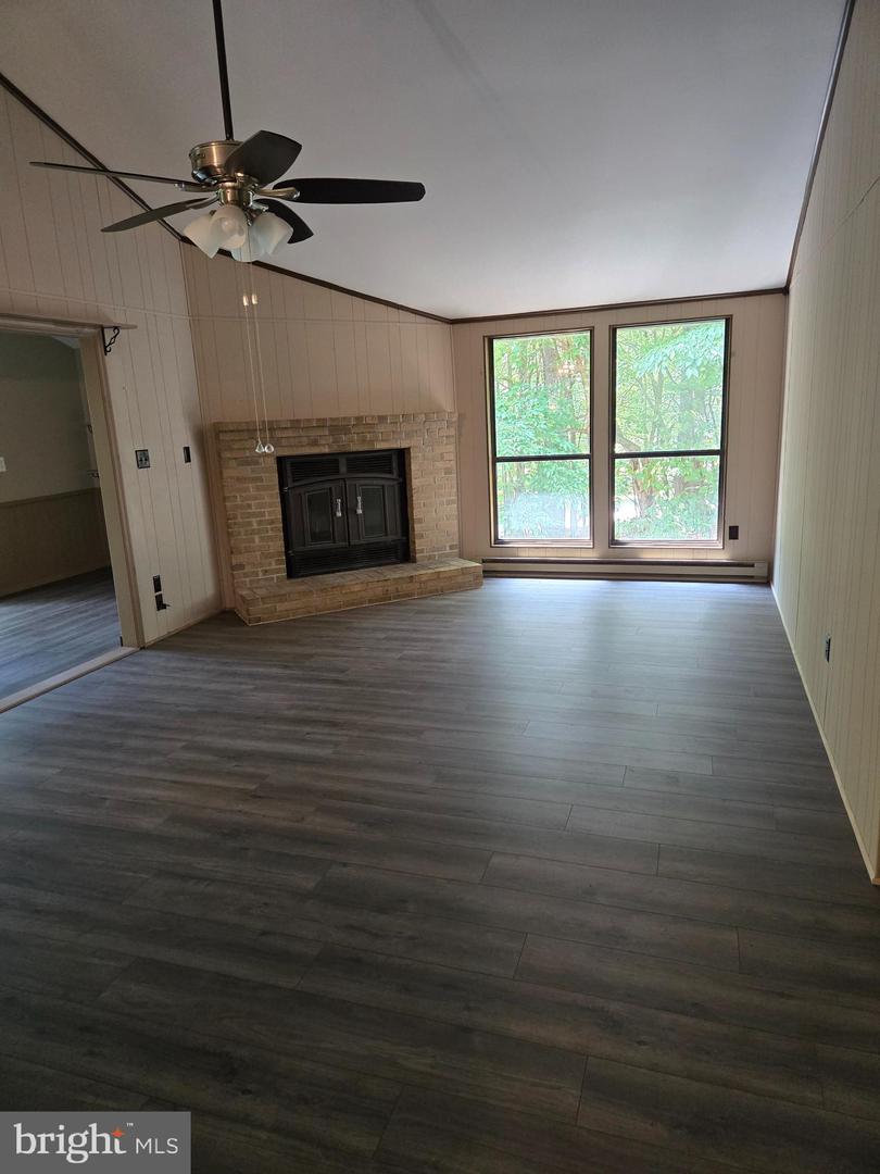 32 Rainbow Ln