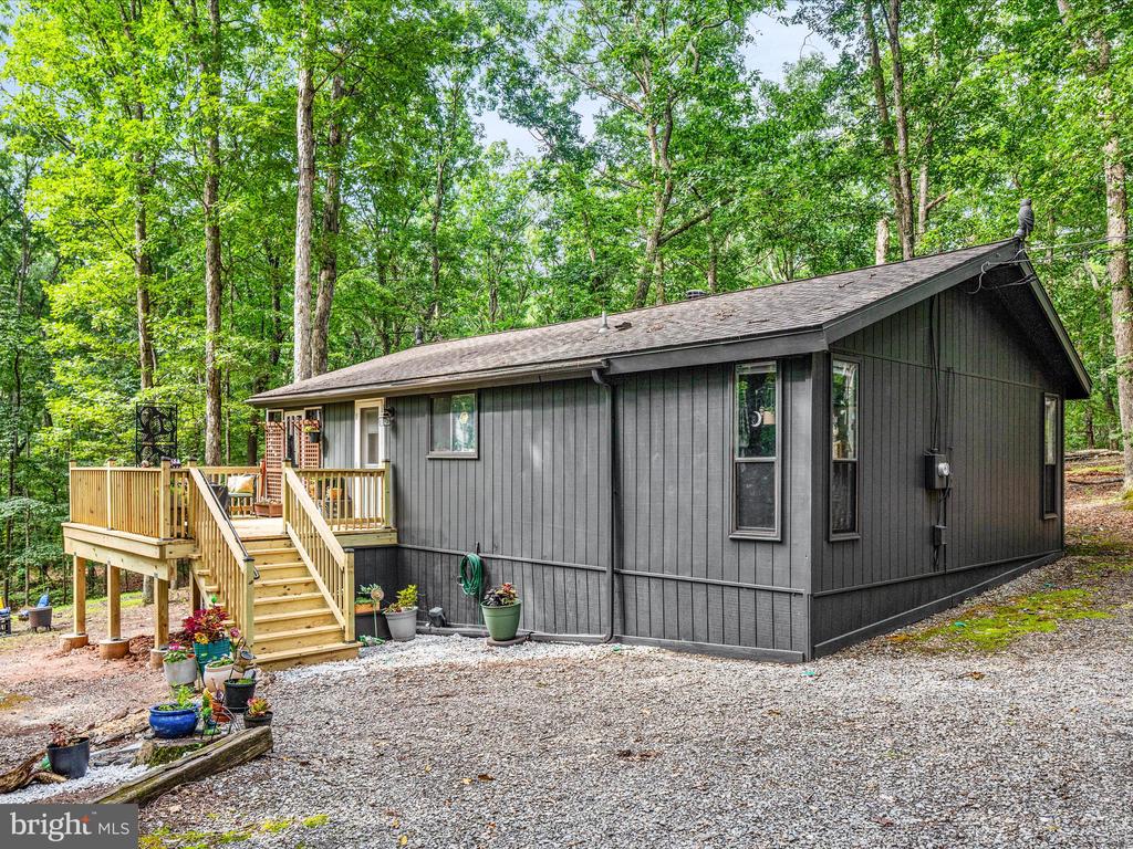 359 CAYUGA TRAIL