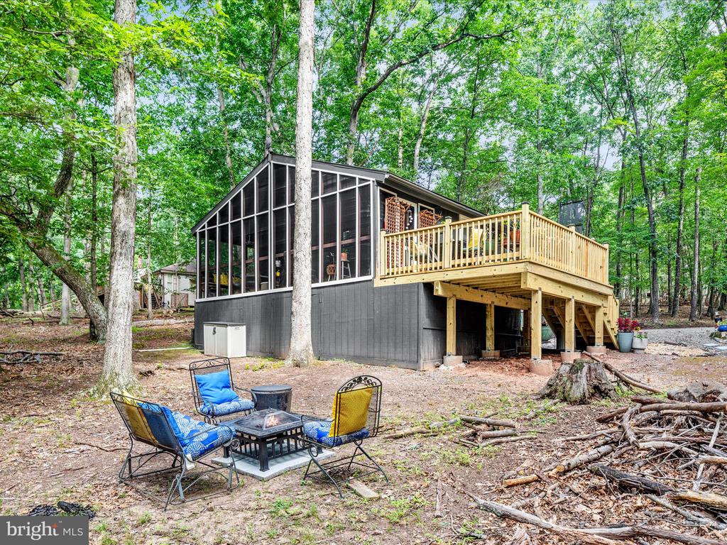 359 CAYUGA TRAIL