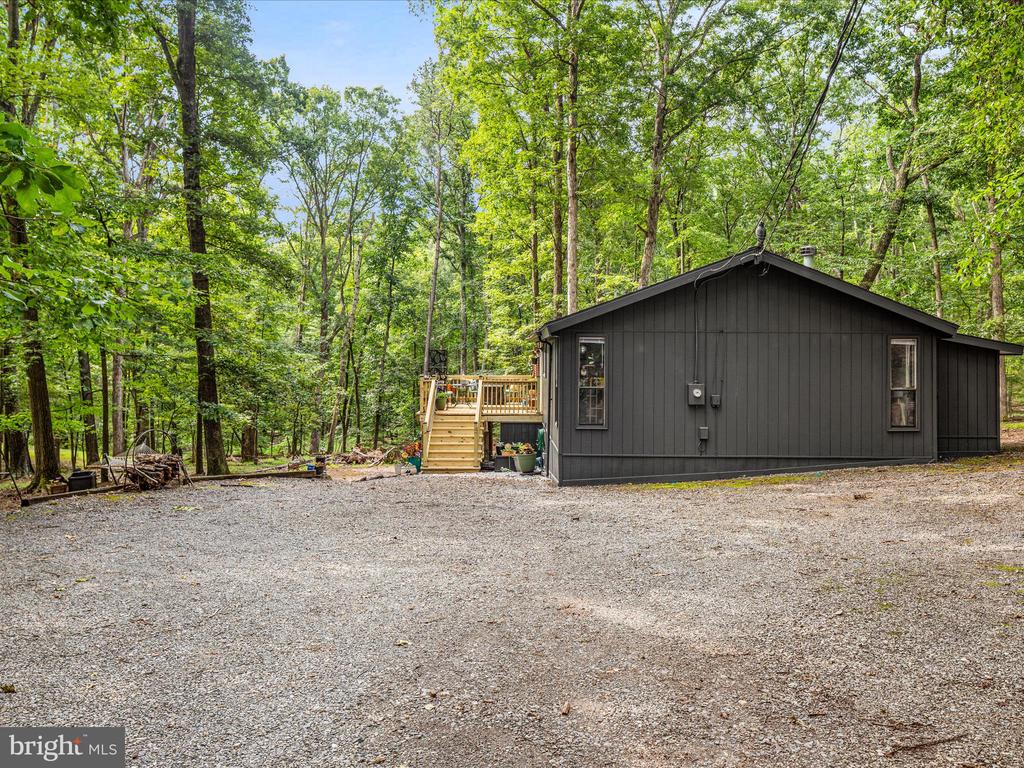 359 CAYUGA TRAIL