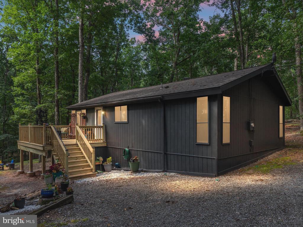 359 CAYUGA TRAIL