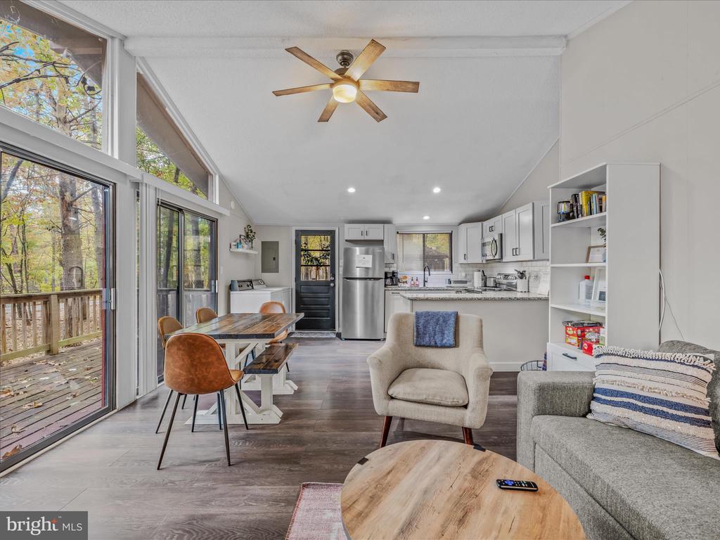 119 ALGONQUIN TRAIL