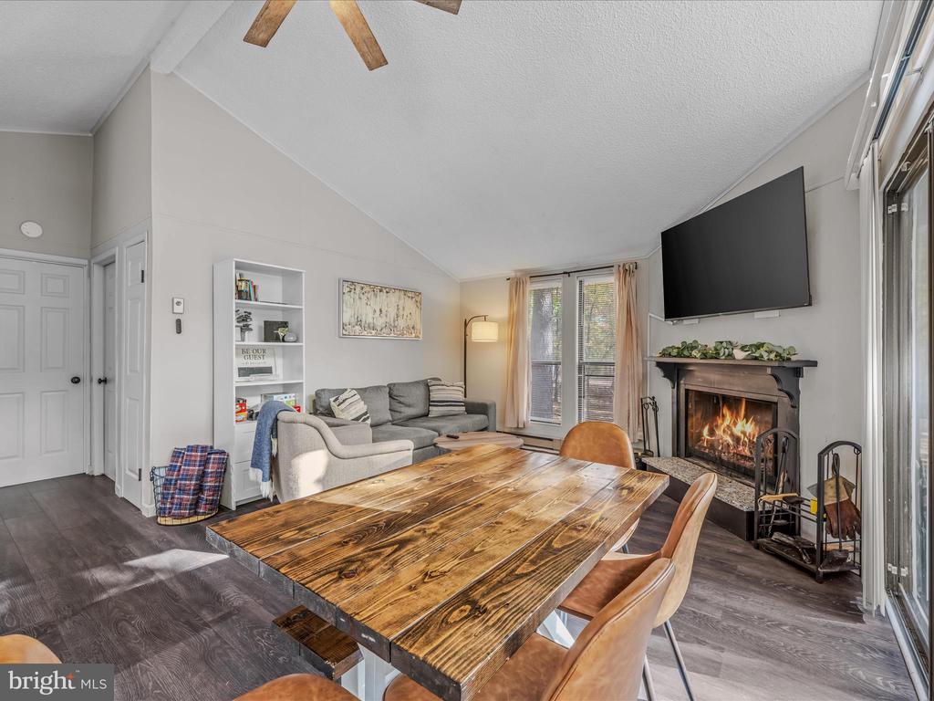119 ALGONQUIN TRAIL