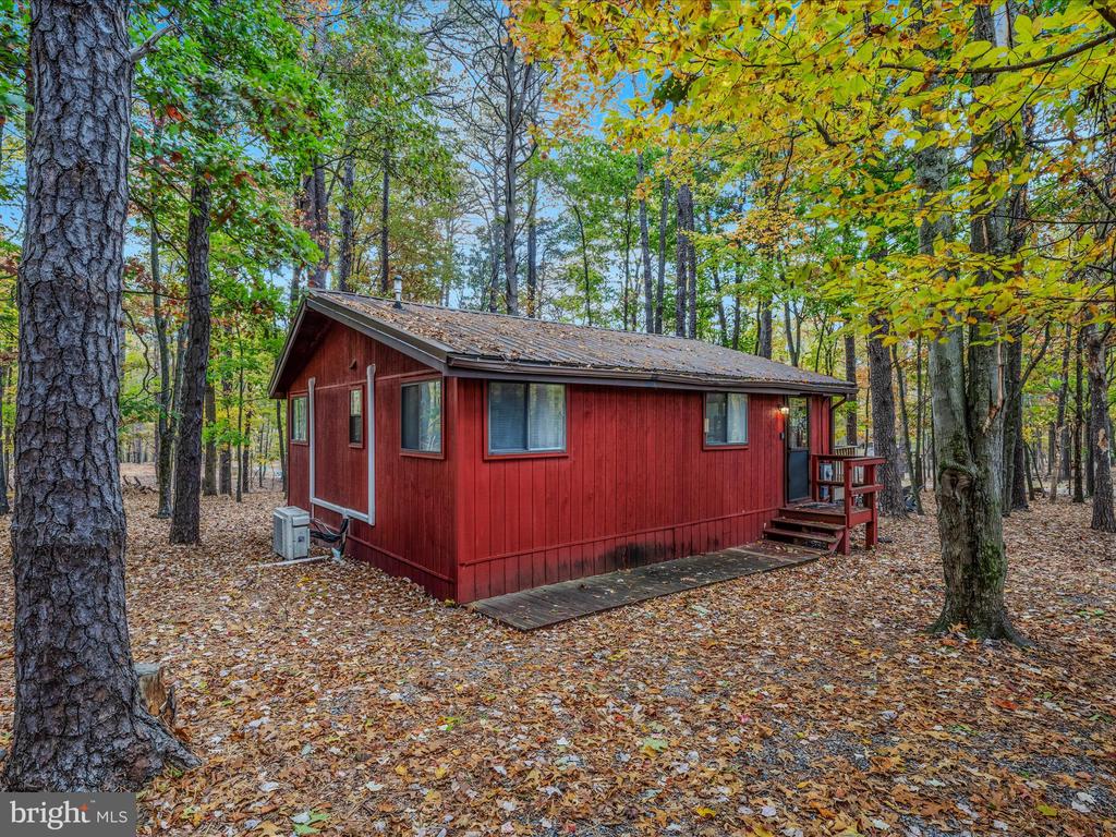 119 ALGONQUIN TRAIL